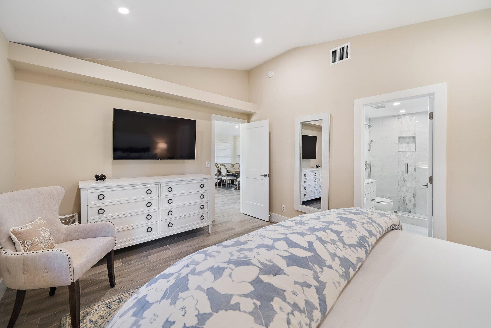 821 Club Drive, Palm Beach Gardens, FL 33418 12