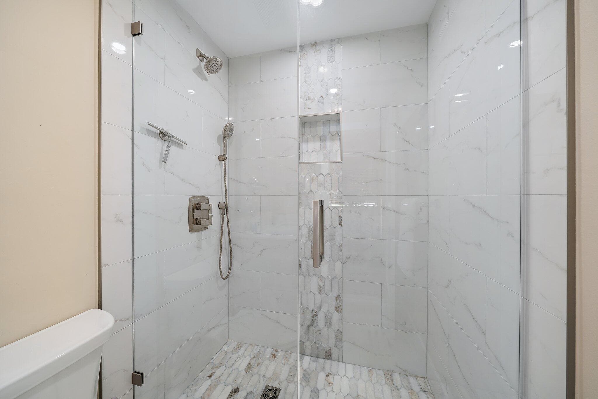 821 Club Drive, Palm Beach Gardens, FL 33418 14