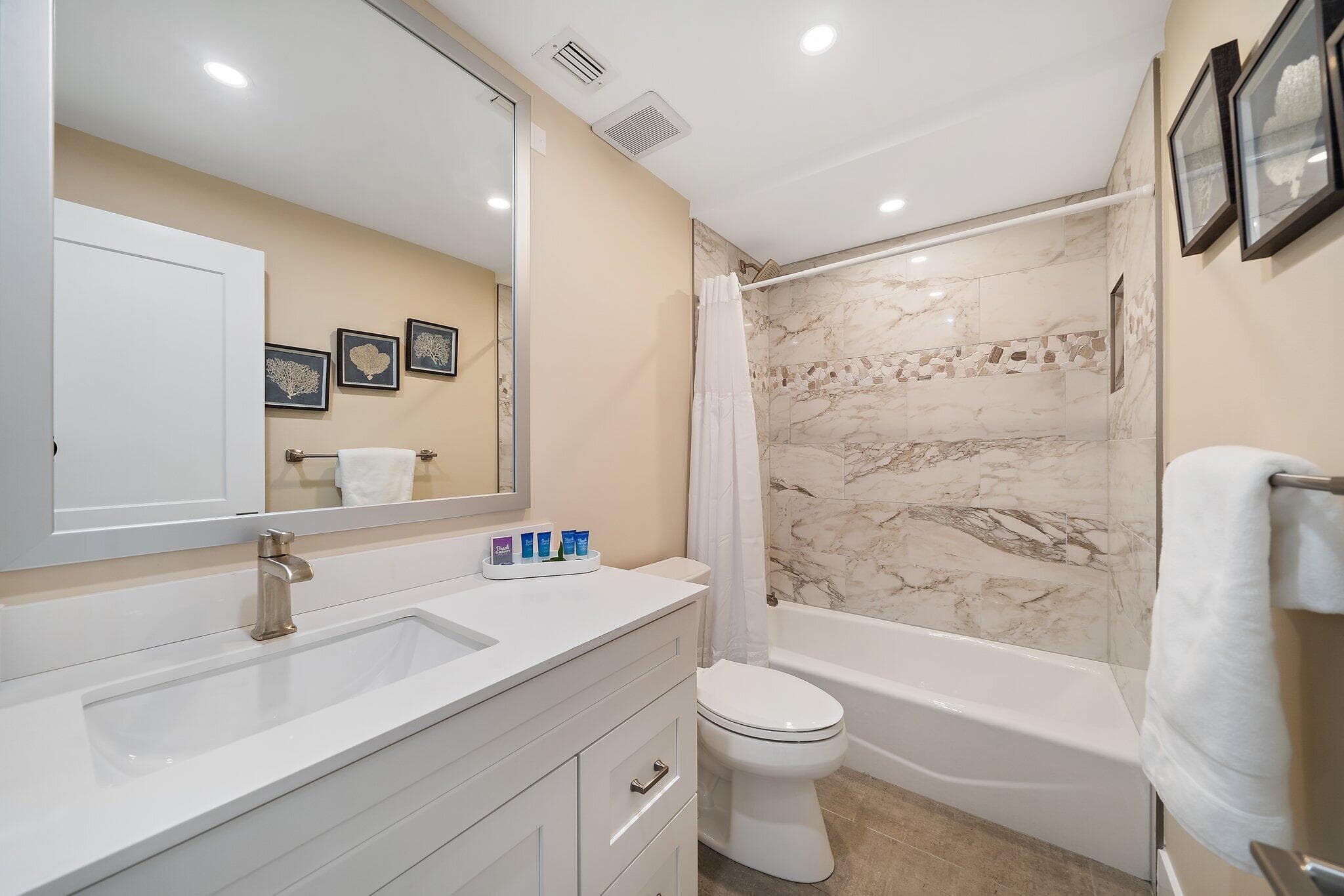821 Club Drive, Palm Beach Gardens, FL 33418 17