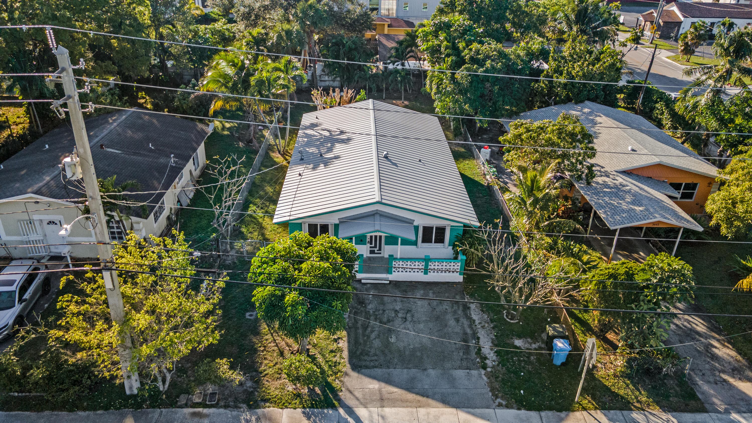 3443 NE 3rd Avenue, Oakland Park, FL 33334 2
