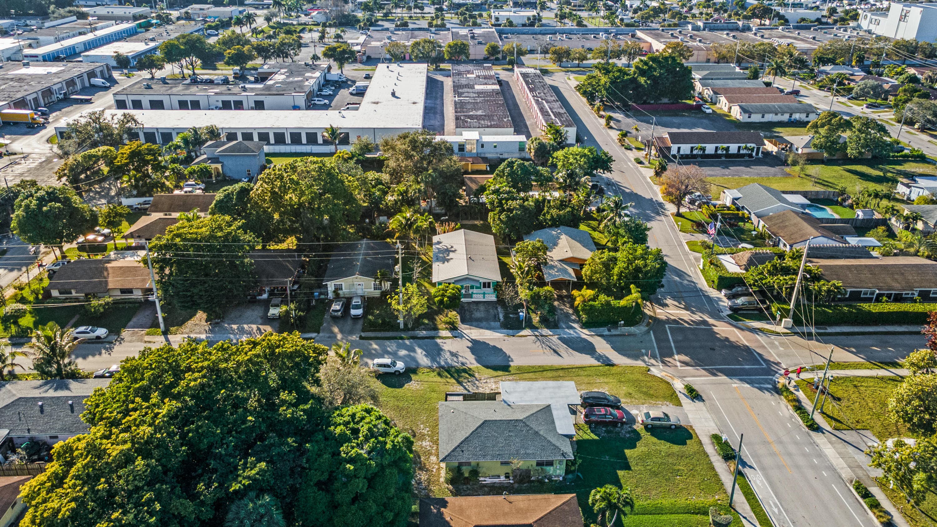 3443 NE 3rd Avenue, Oakland Park, FL 33334 5
