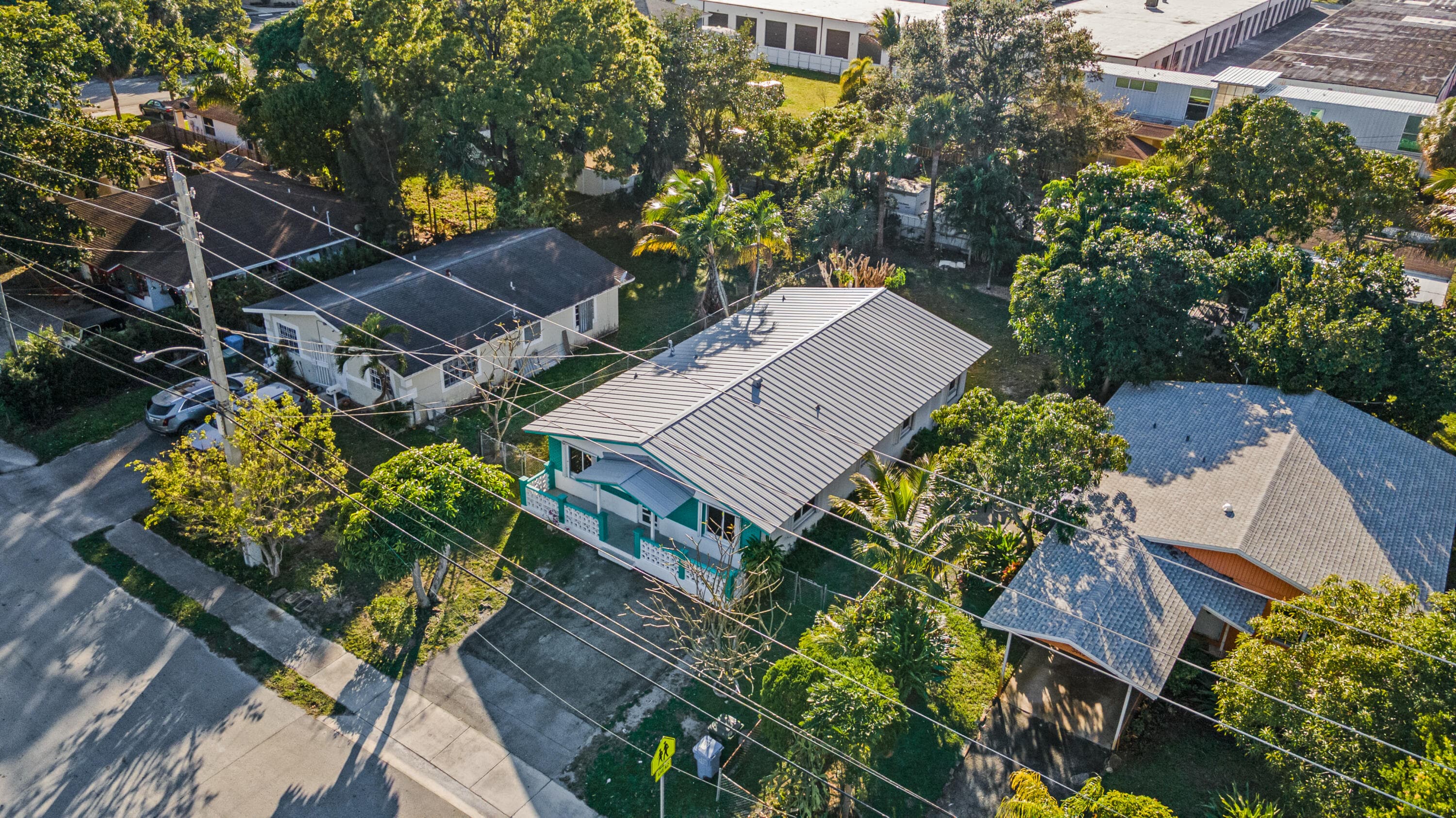 3443 NE 3rd Avenue, Oakland Park, FL 33334 8
