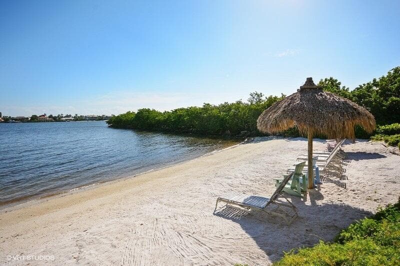 1000 Scotia Drive 304, Hypoluxo, FL 33462 2
