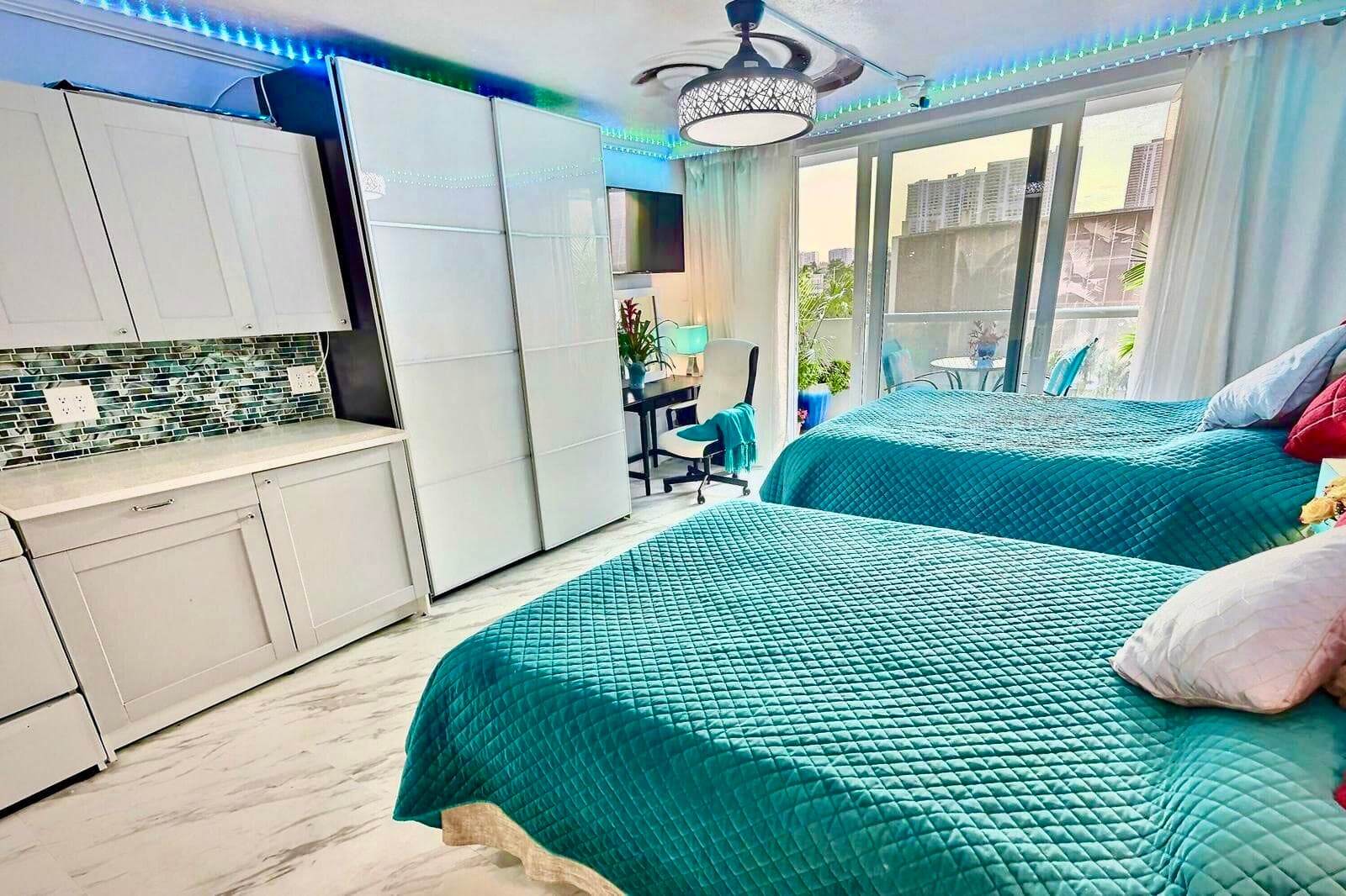 19201 Collins Avenue 337, Sunny Isles Beach, FL 33160
