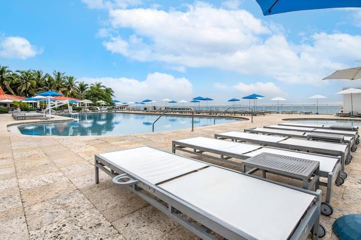 19201 Collins Avenue 337, Sunny Isles Beach, FL 33160 27