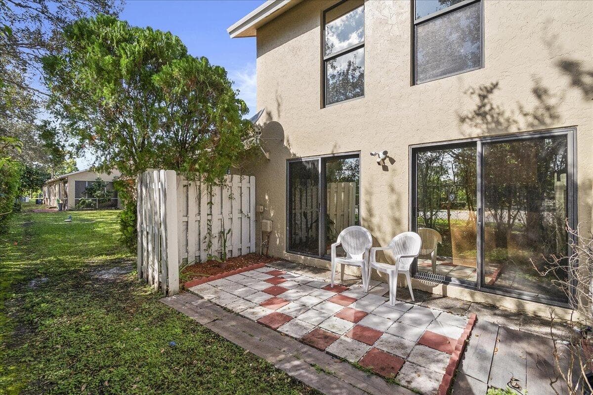 605 Maplewood Drive, Greenacres, FL 33415 10