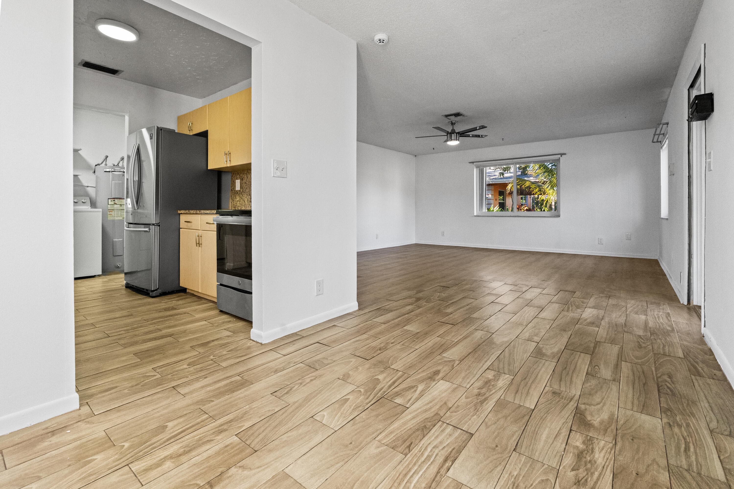 3443 NE 3rd Avenue, Oakland Park, FL 33334 34