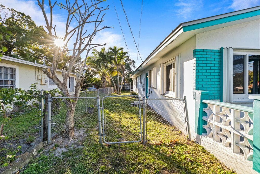 3443 NE 3rd Avenue, Oakland Park, FL 33334 14