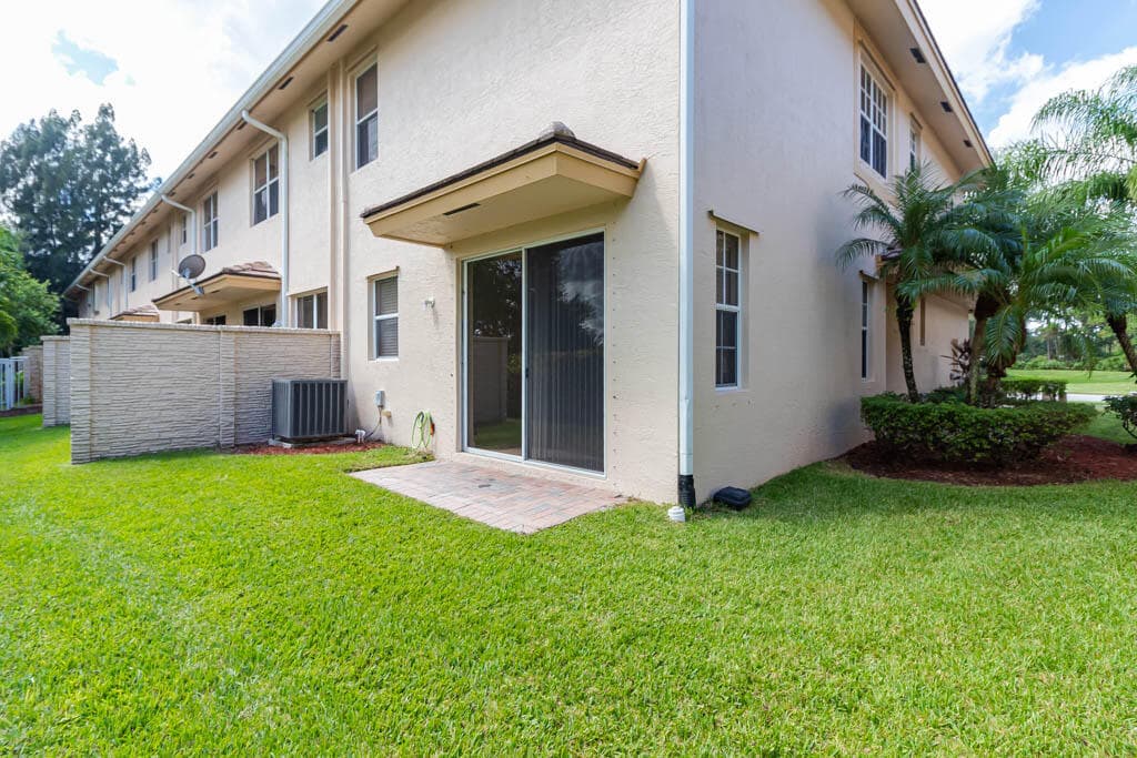 356 SE Bloxham Way, Stuart, FL 34997 5