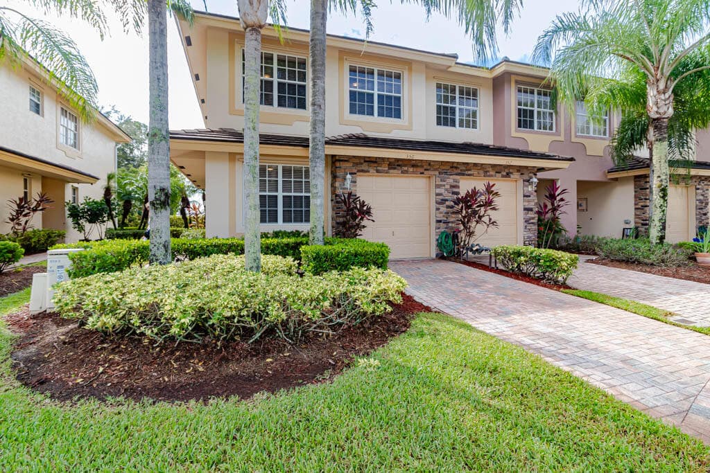 356 SE Bloxham Way, Stuart, FL 34997 2