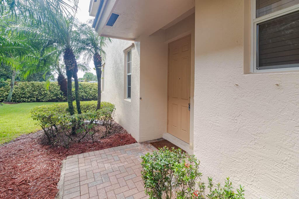 356 SE Bloxham Way, Stuart, FL 34997 4