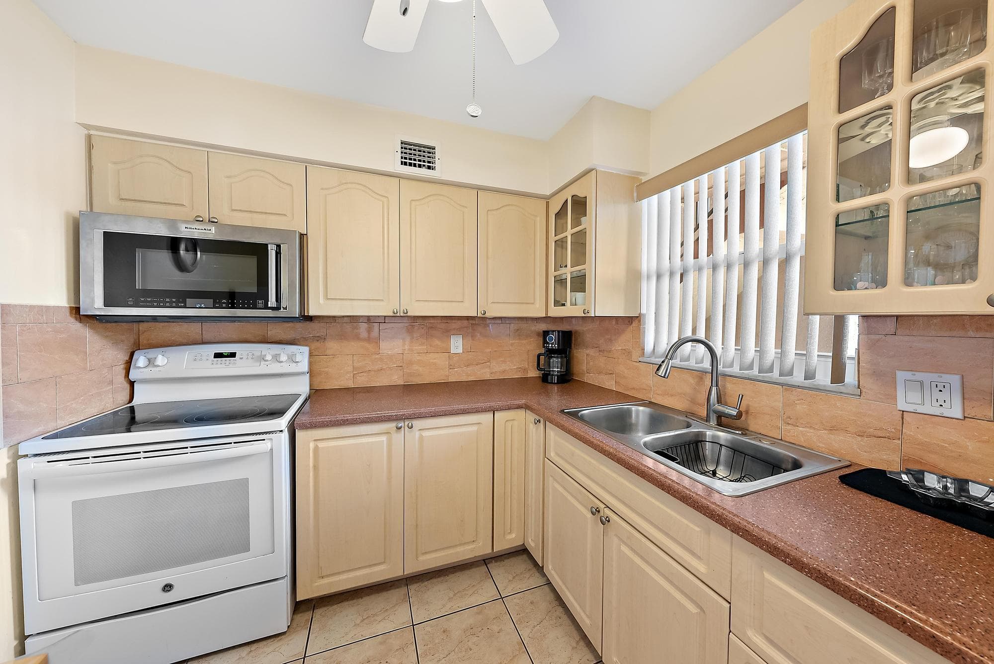 701 Lori Drive 206, Palm Springs, FL 33461 6