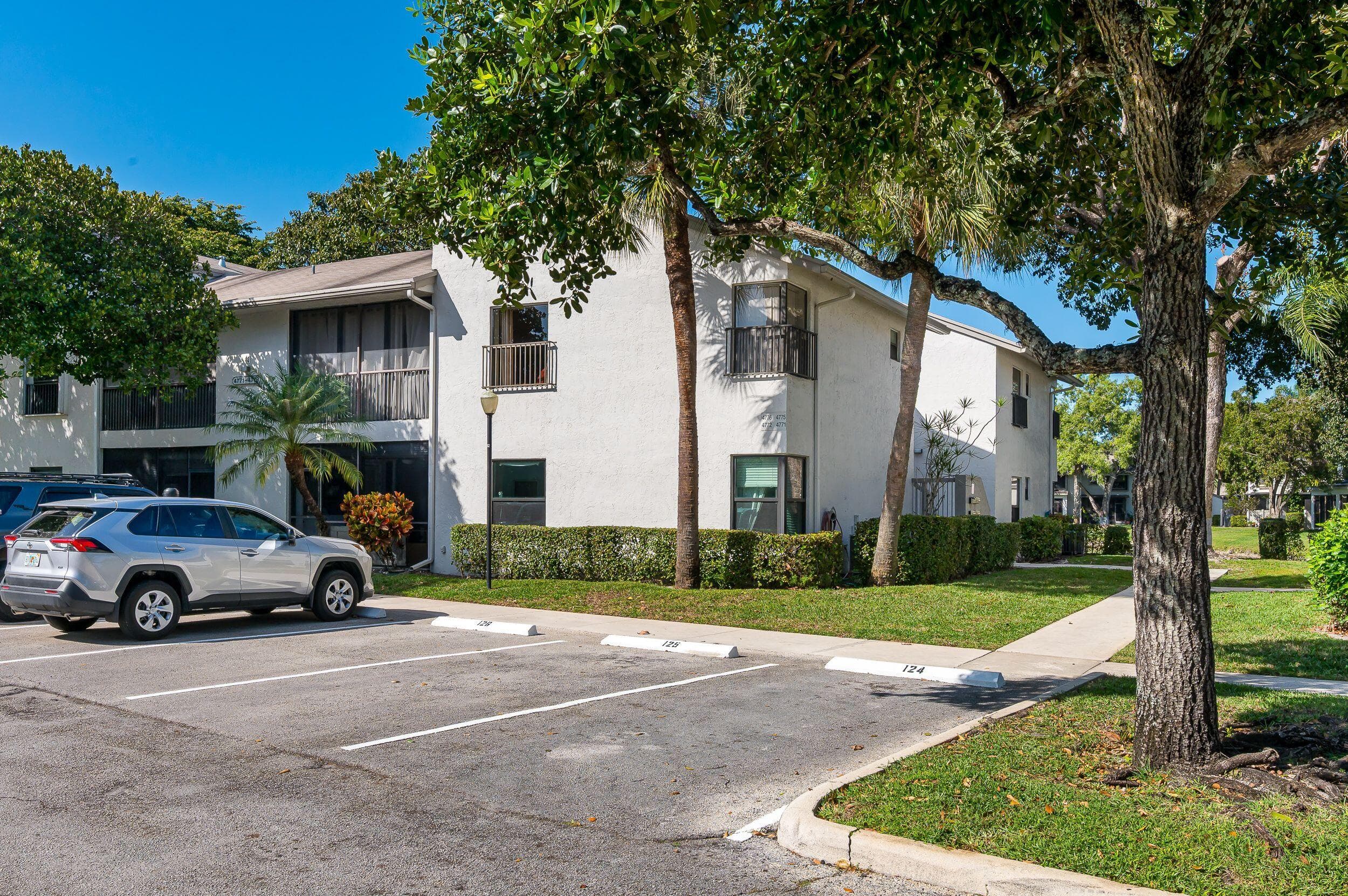 4772 NW 22nd Street 42122, Coconut Creek, FL 33063 3