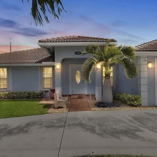 1906 N N A St Street, Lake Worth Beach, FL 33460 3