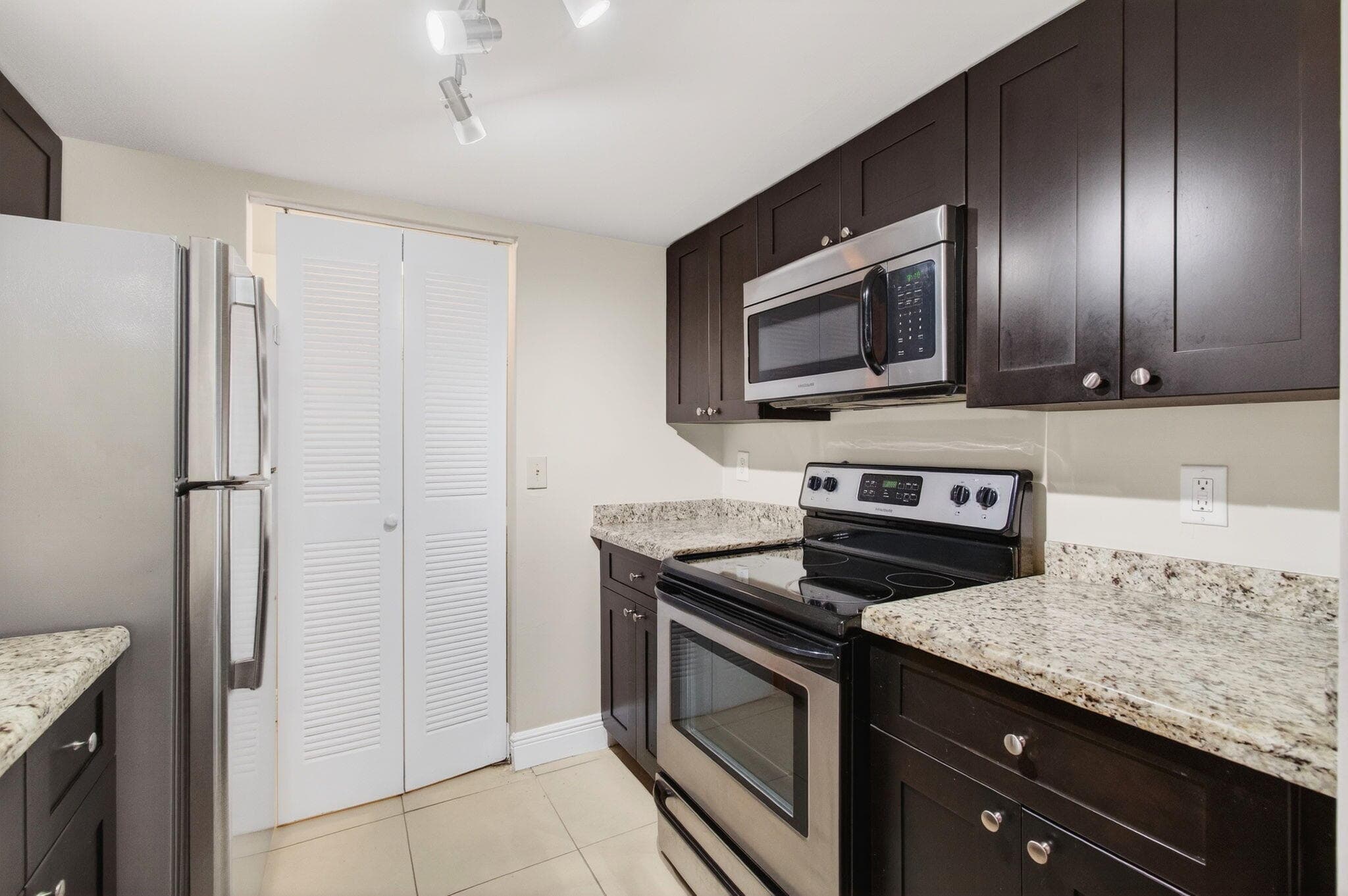 9901 Westview Drive 324, Coral Springs, FL 33076 4