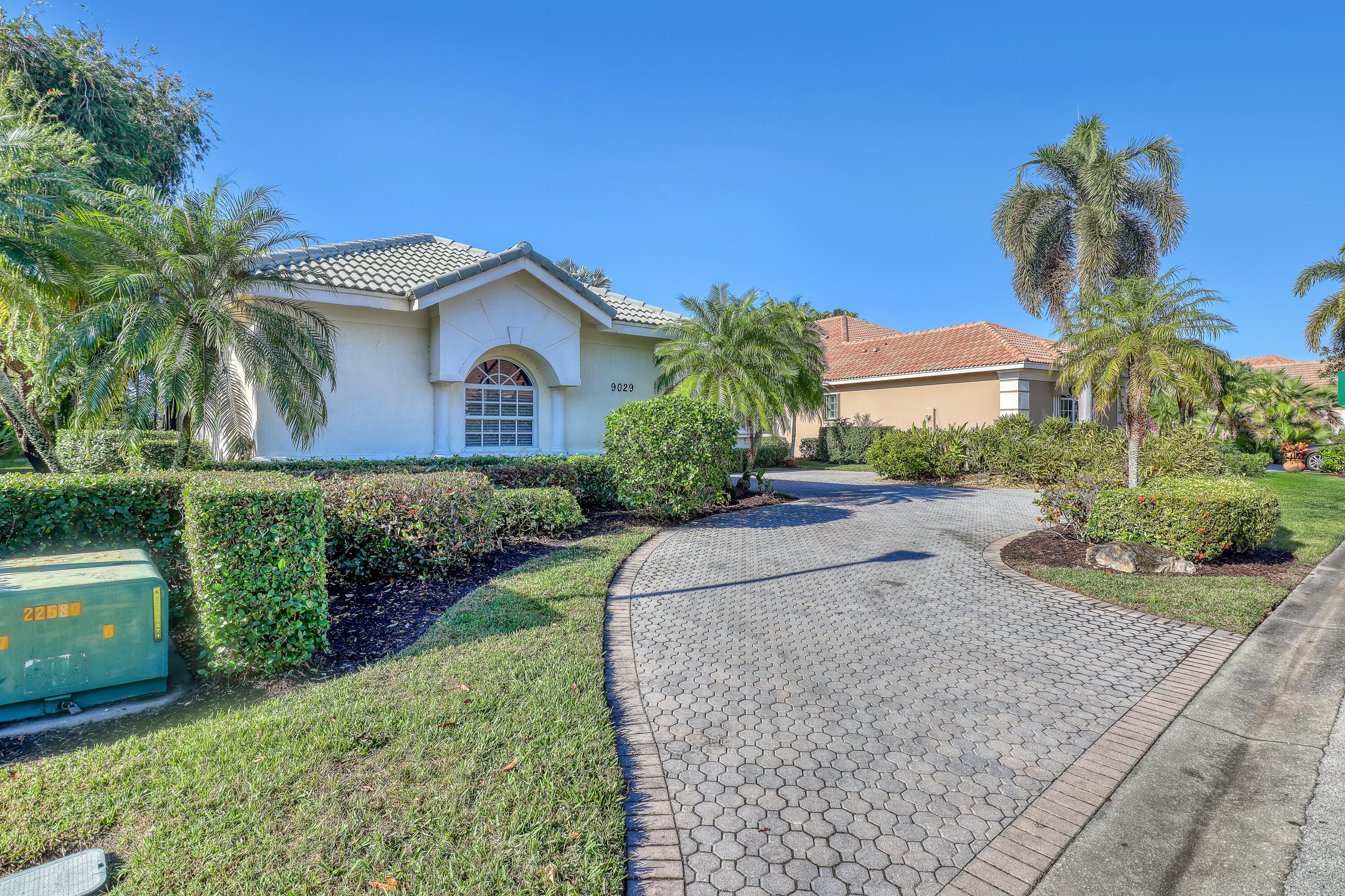 9029 One Putt Place, Port St. Lucie, FL 34986 3