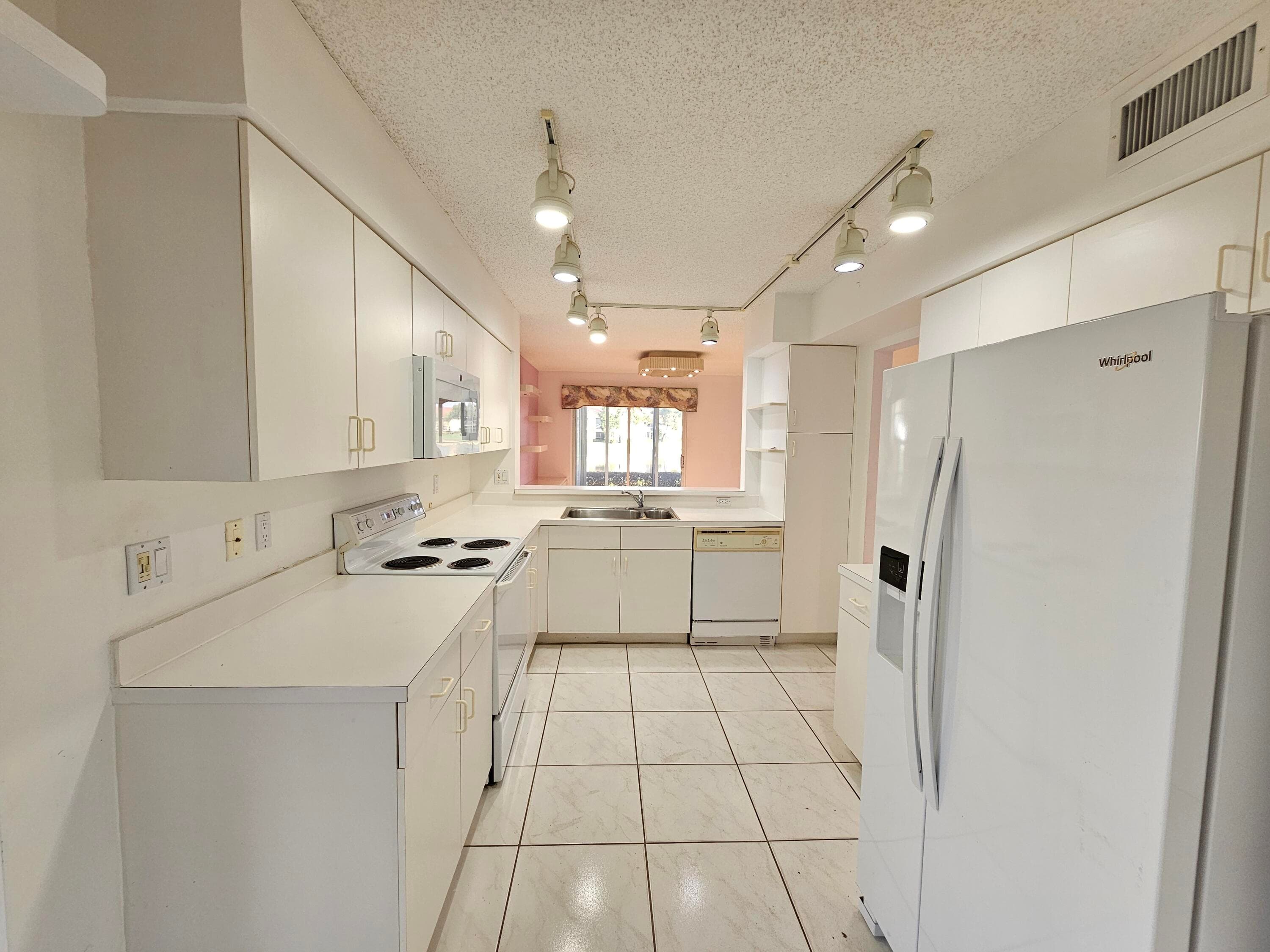 9963 Seacrest Circle 101, Boynton Beach, FL 33437 10