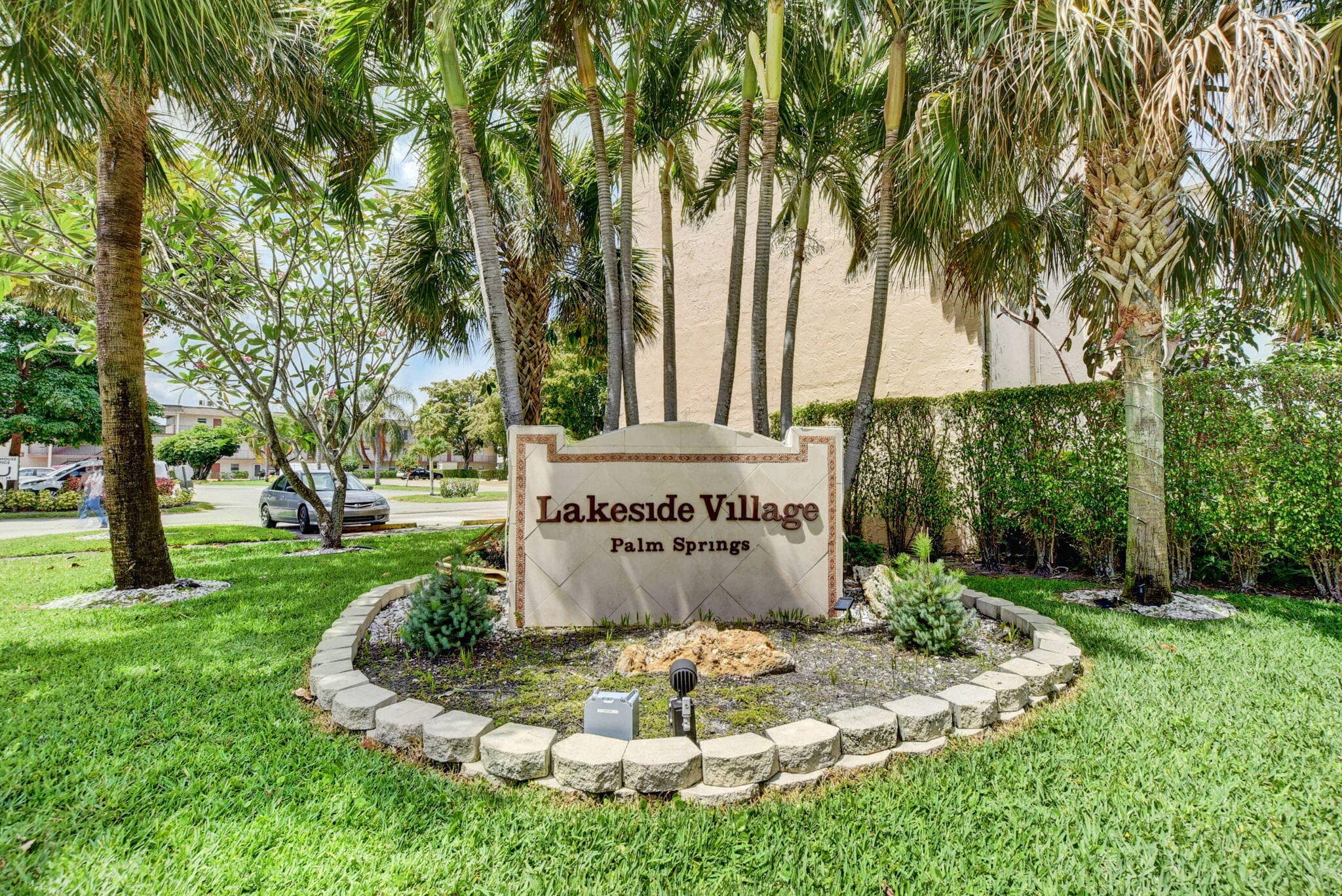 725 Lori Drive 106, Palm Springs, FL 33461 2