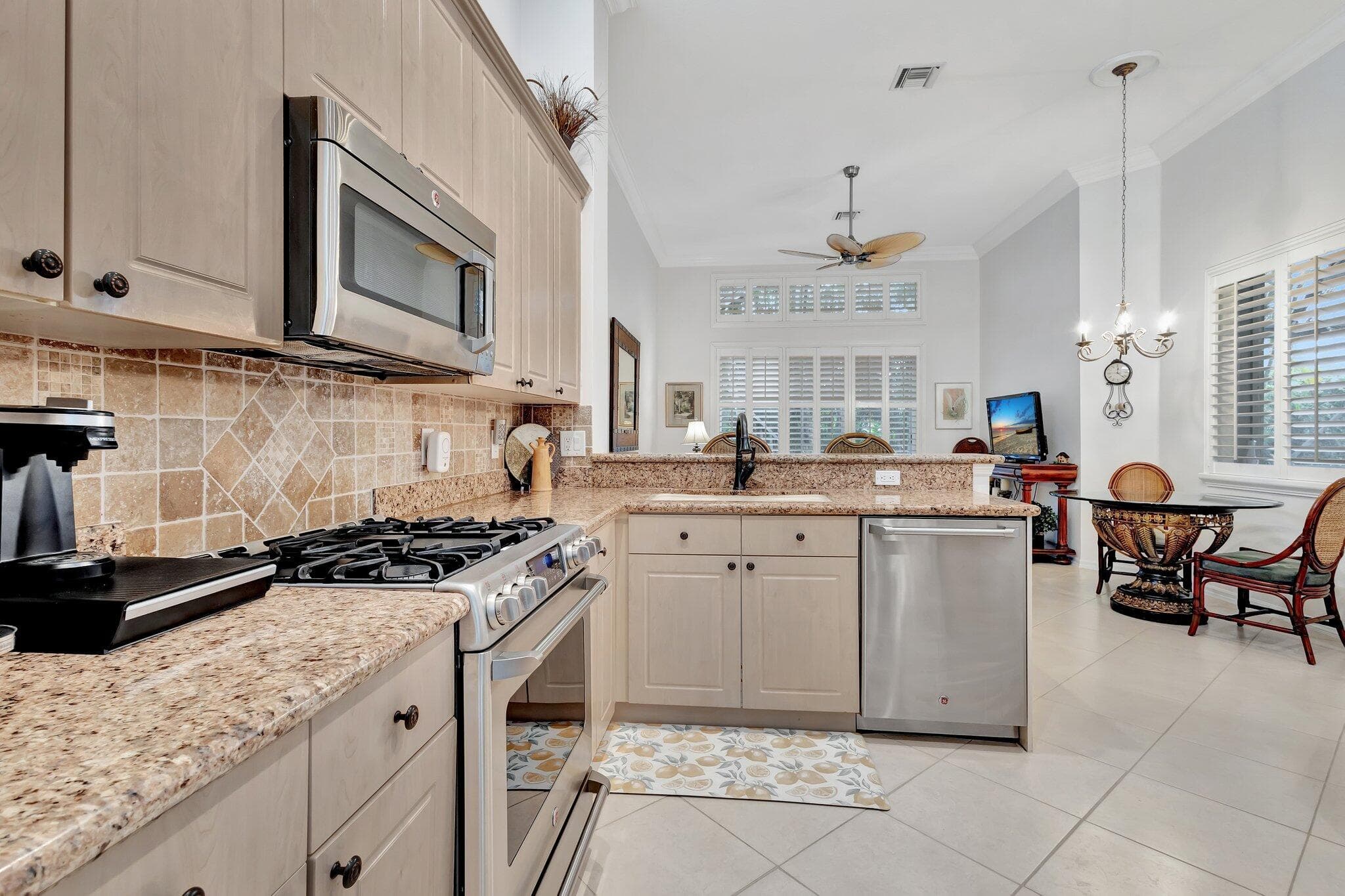 10732 Grande Boulevard, West Palm Beach, FL 33412 7