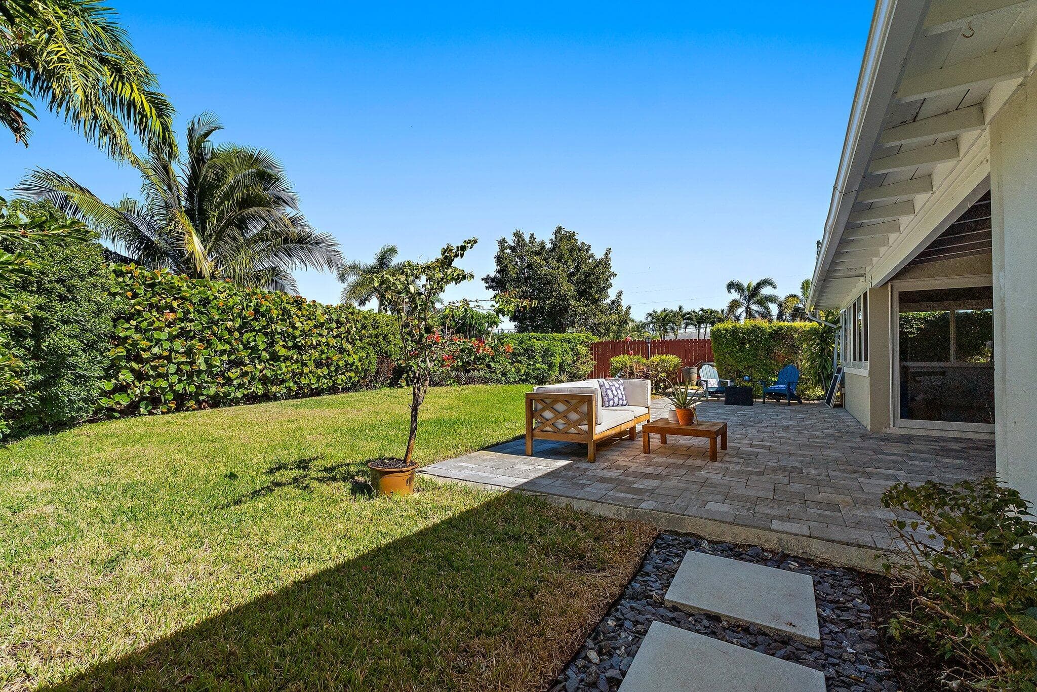 1401 N Lake Court, Lake Clarke Shores, FL 33406 38