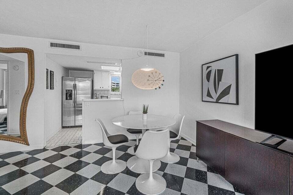 2505 S Ocean Boulevard 303, Palm Beach, FL 33480 8