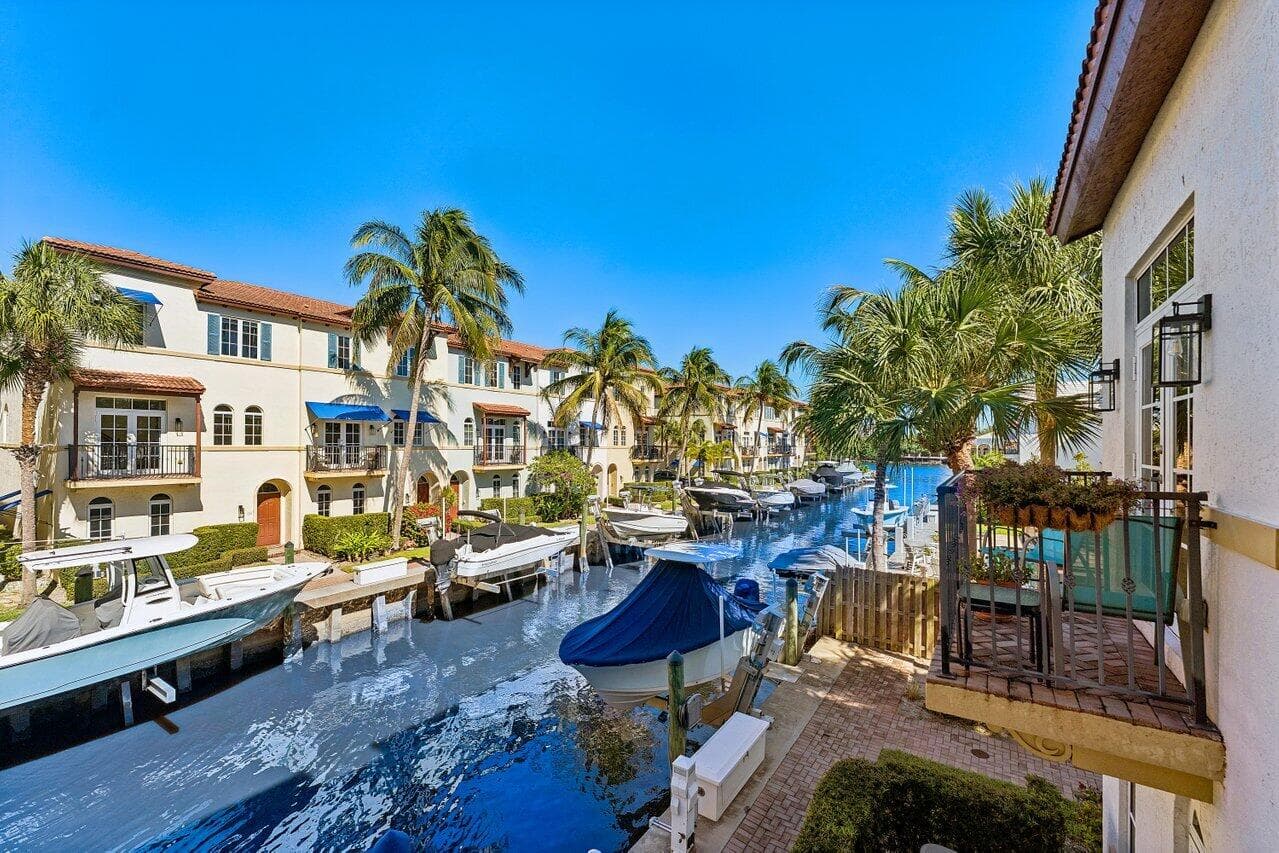 813 Estancia Way, Boynton Beach, FL 33435 24