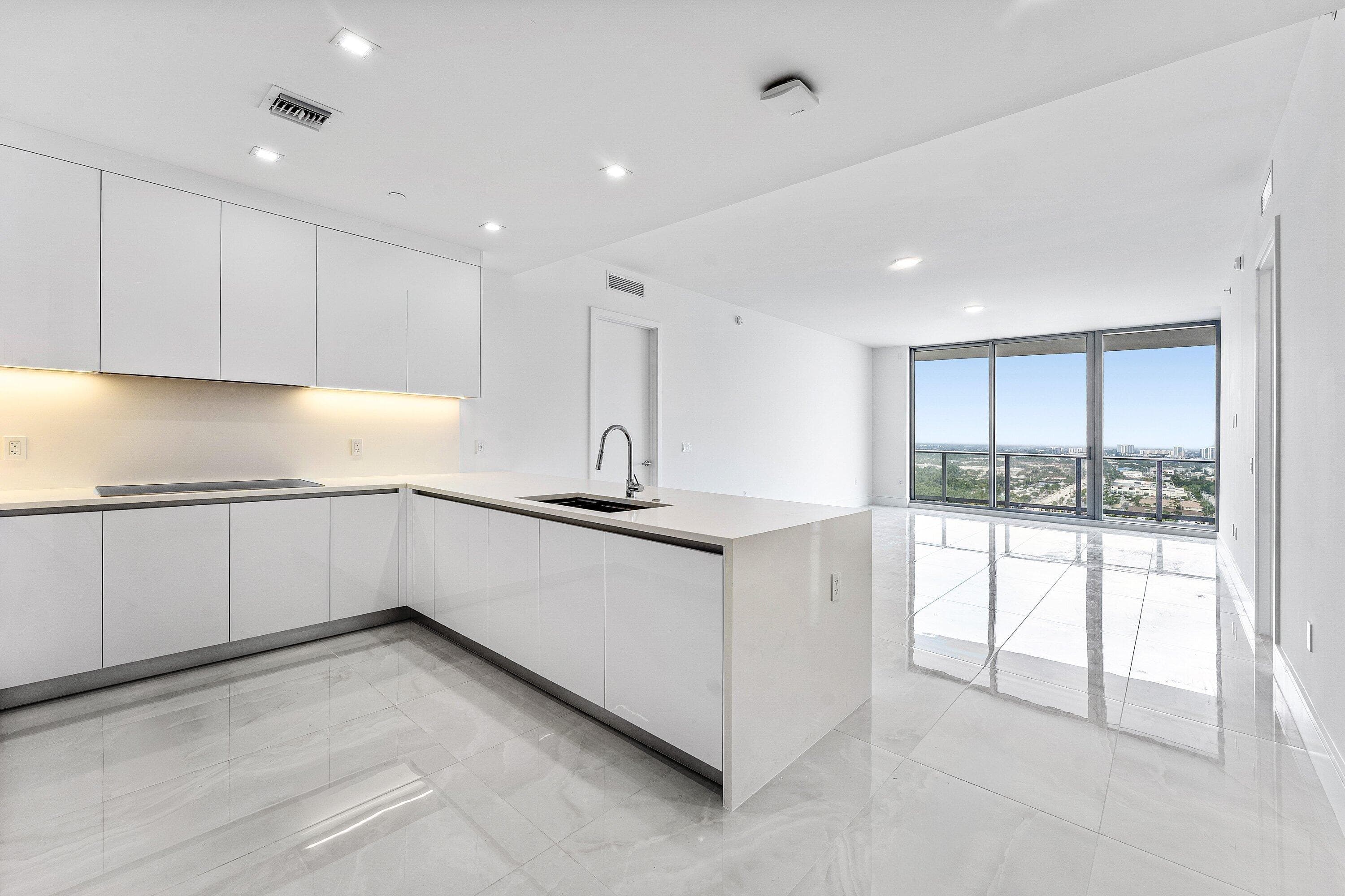220 Lake Shore Drive 2005, Lake Park, FL 33403 3