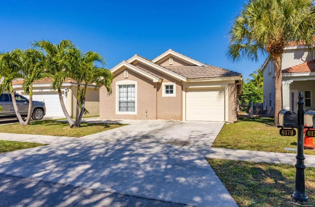 6179 Savannah Way, Lake Worth, FL 33463 24