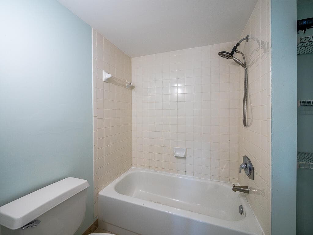1020 Lake Shore Drive 202, Lake Park, FL 33403 17