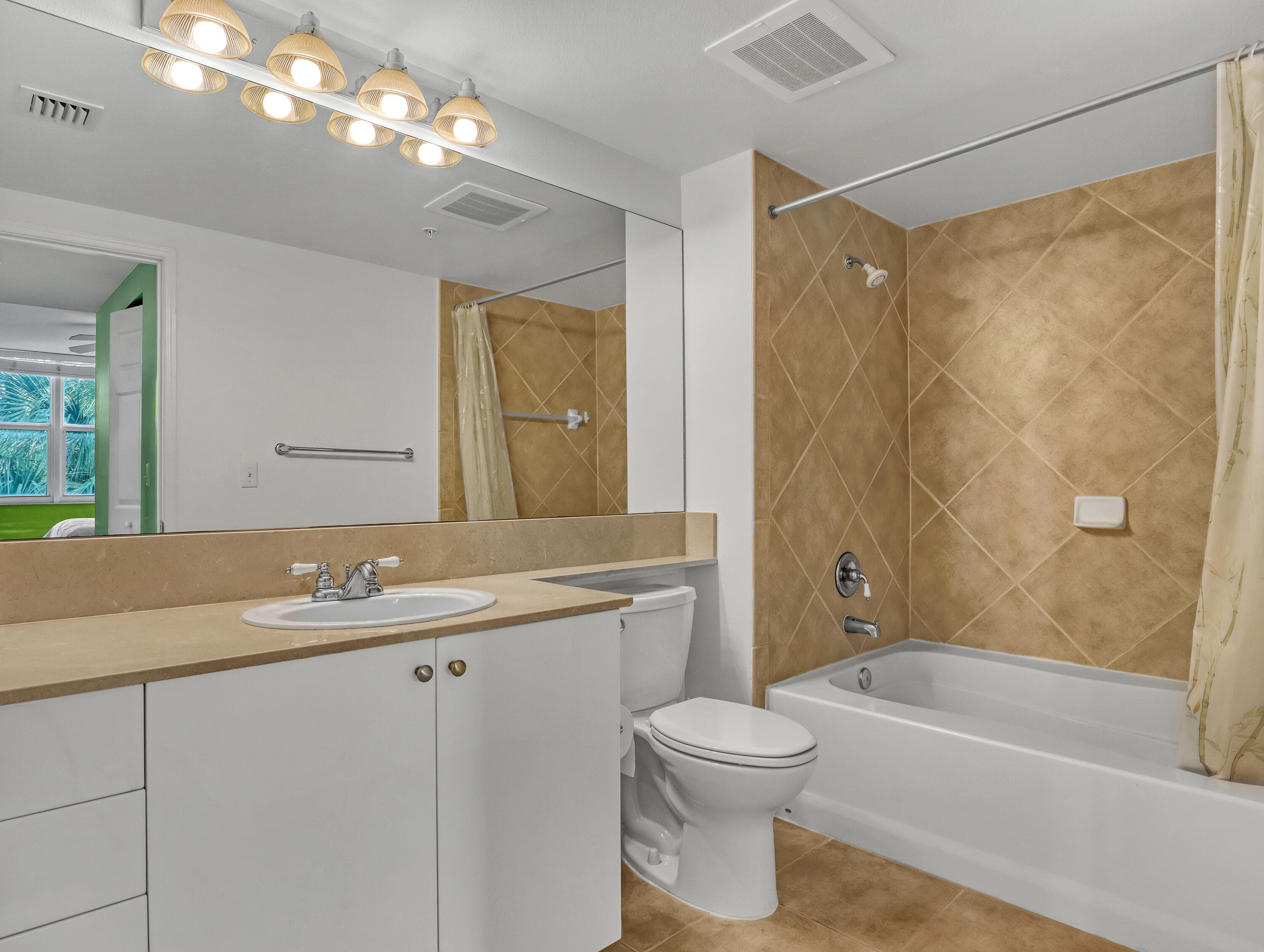700 E Boynton Beach Boulevard 312, Boynton Beach, FL 33435 17