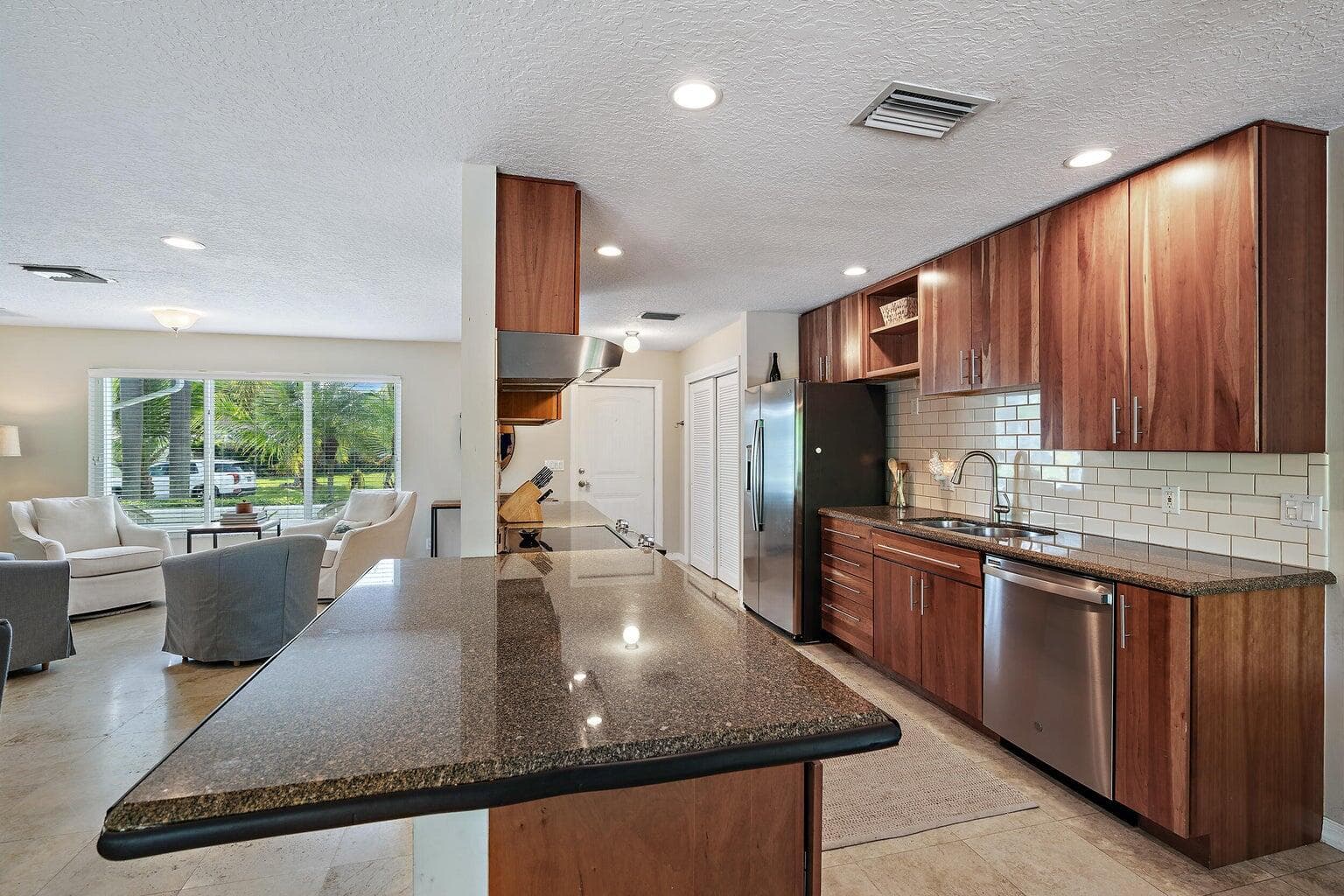 356 Mars Avenue, Tequesta, FL 33469 11
