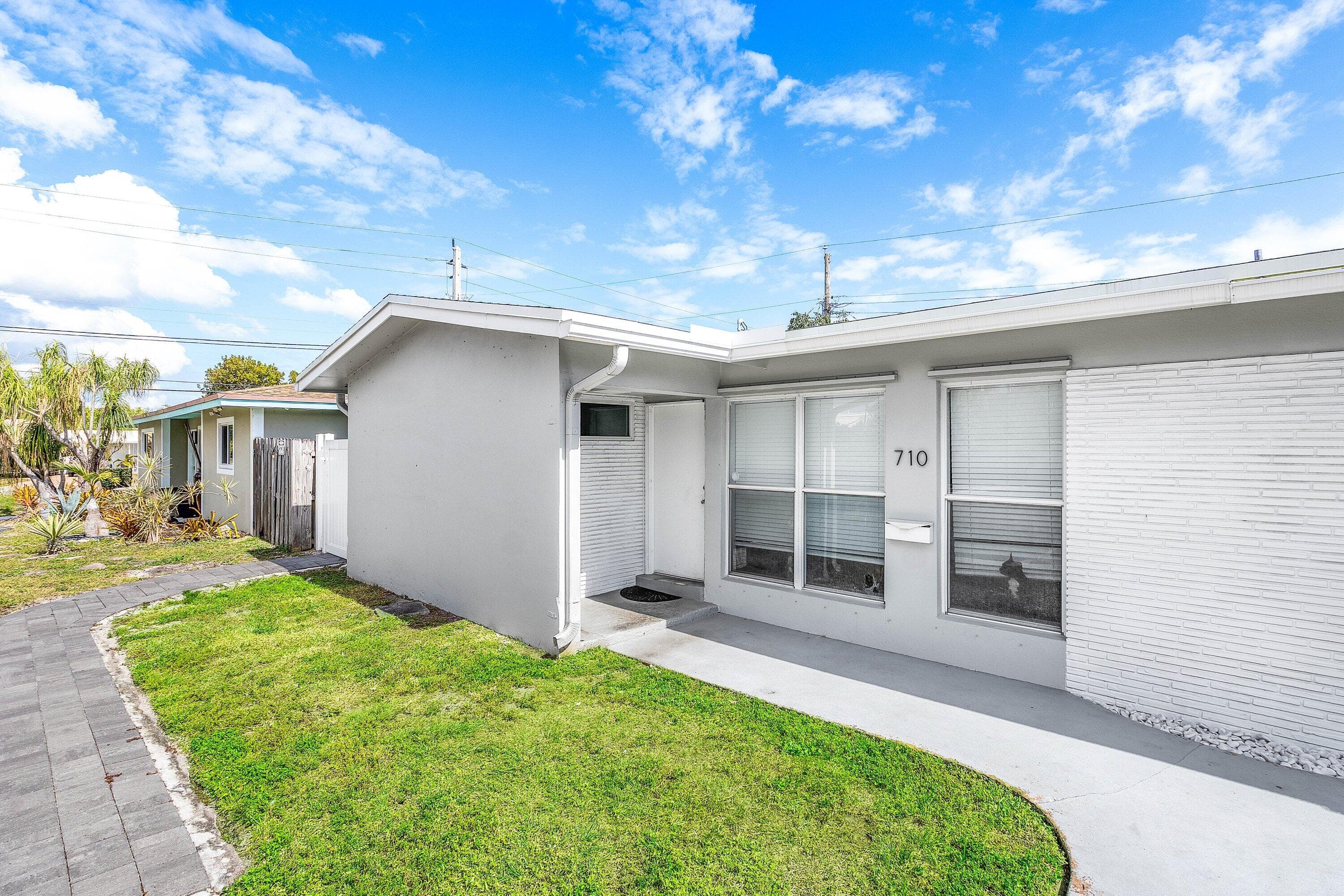 708-710 NE 23rd Avenue, Pompano Beach, FL 33062 5