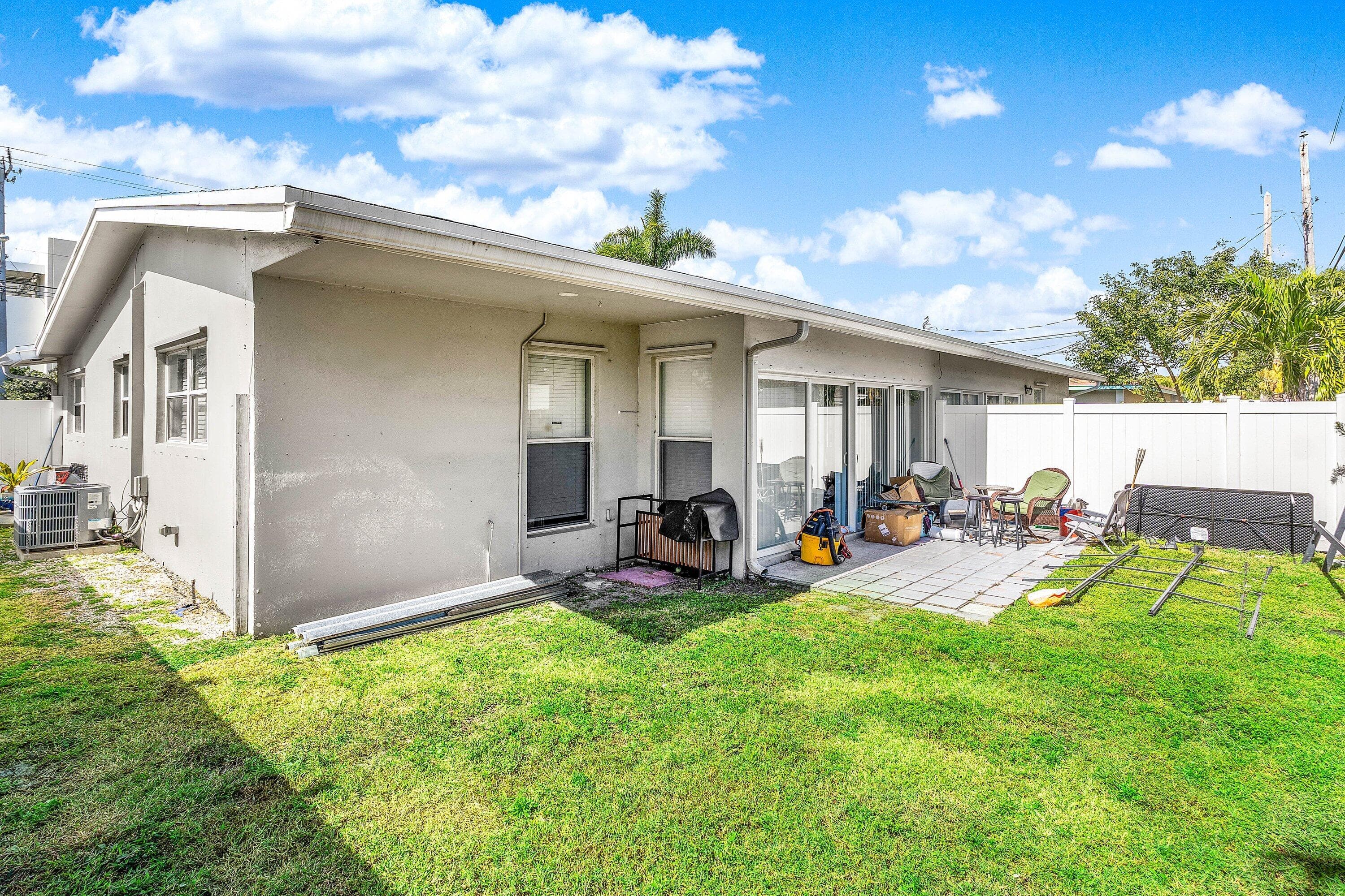 708-710 NE 23rd Avenue, Pompano Beach, FL 33062 34