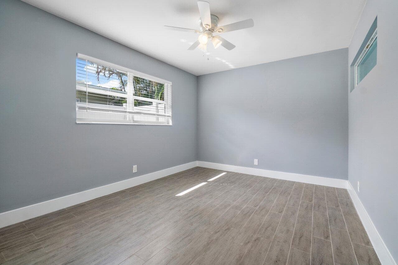 708-710 NE 23rd Avenue, Pompano Beach, FL 33062 32