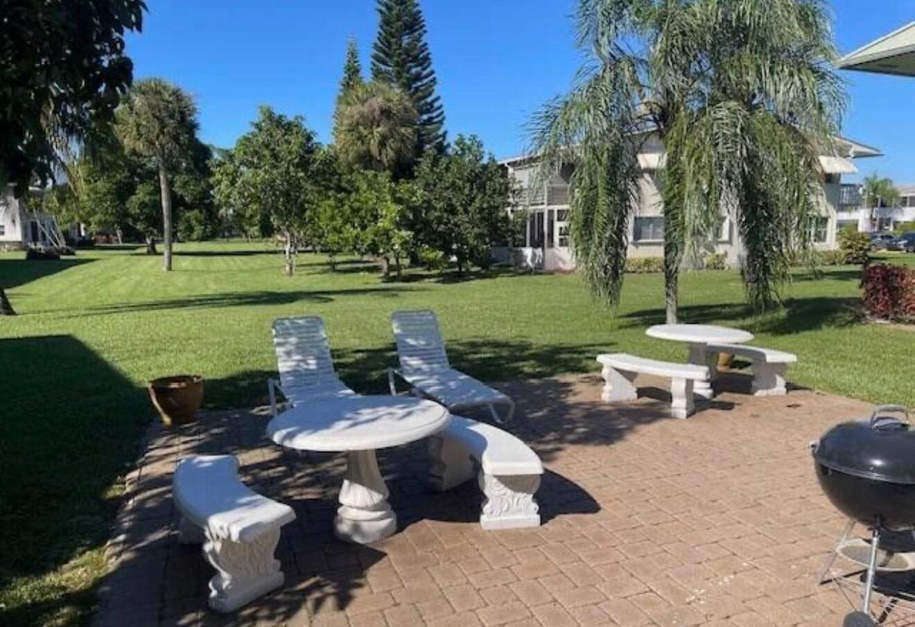 66 Easthampton C C, West Palm Beach, FL 33417 7