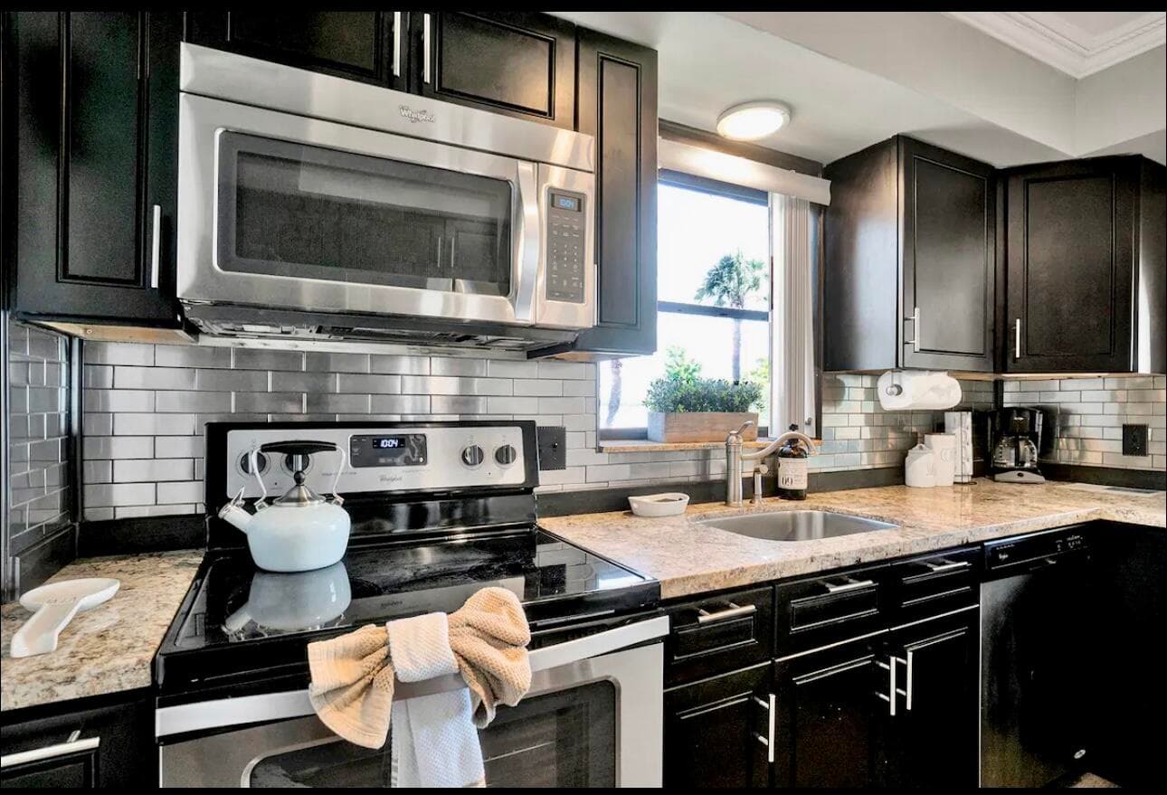 300 Croton Avenue 102, Lantana, FL 33462 7