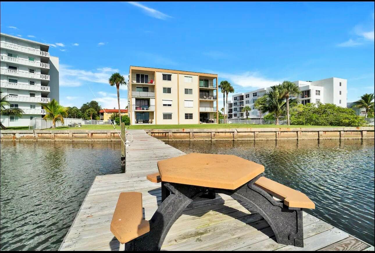 300 Croton Avenue 102, Lantana, FL 33462 23
