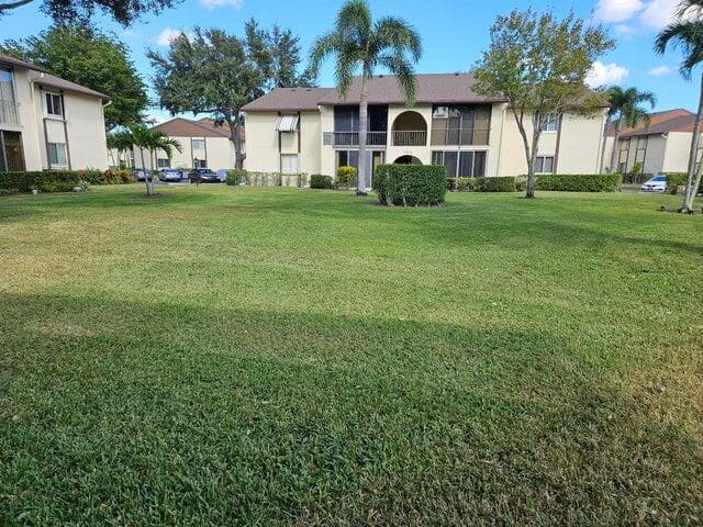 105 Lake Pine Circle B-2, Greenacres, FL 33463 2
