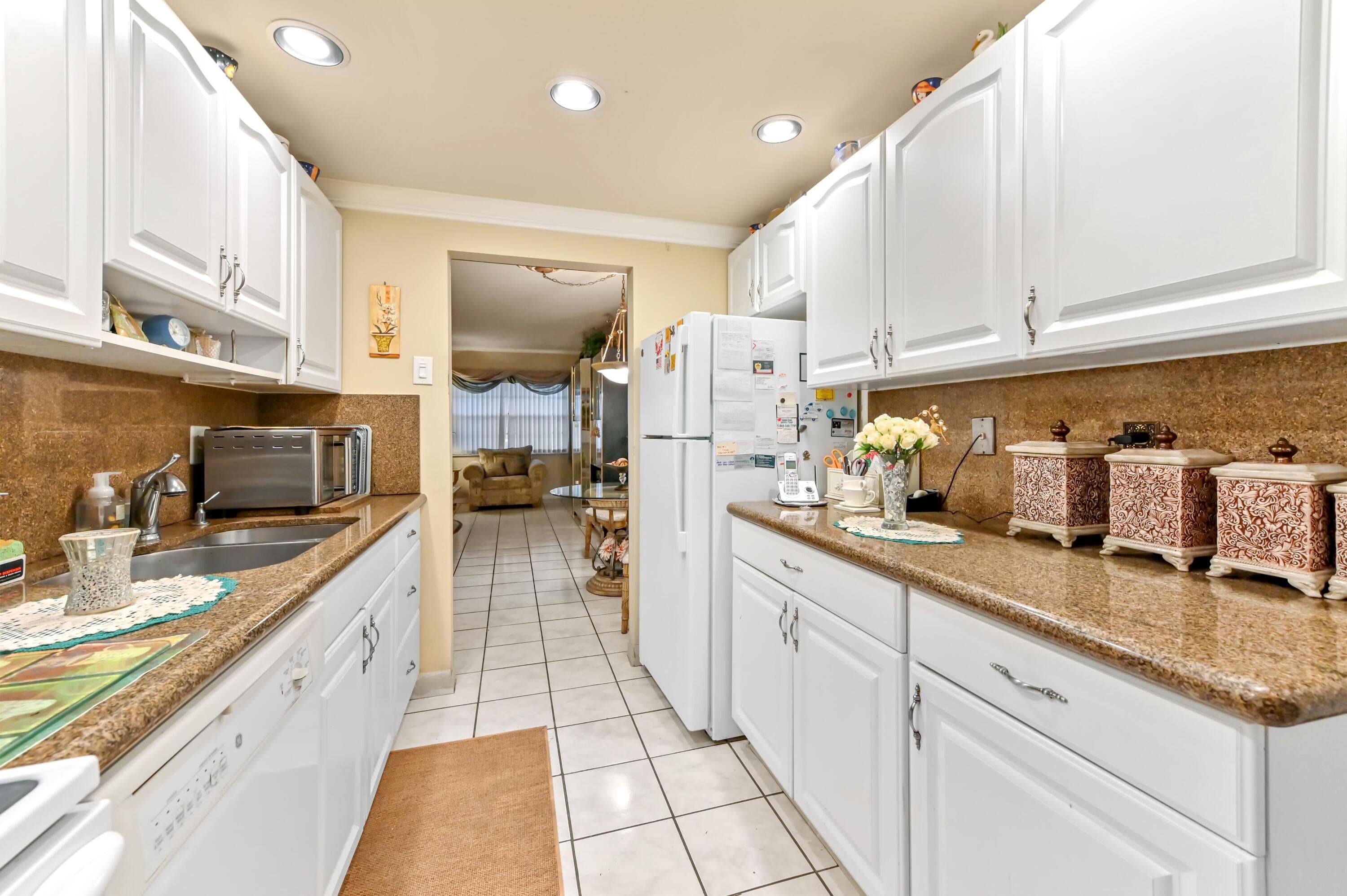 6 Abbey Lane 104, Delray Beach, FL 33446 13