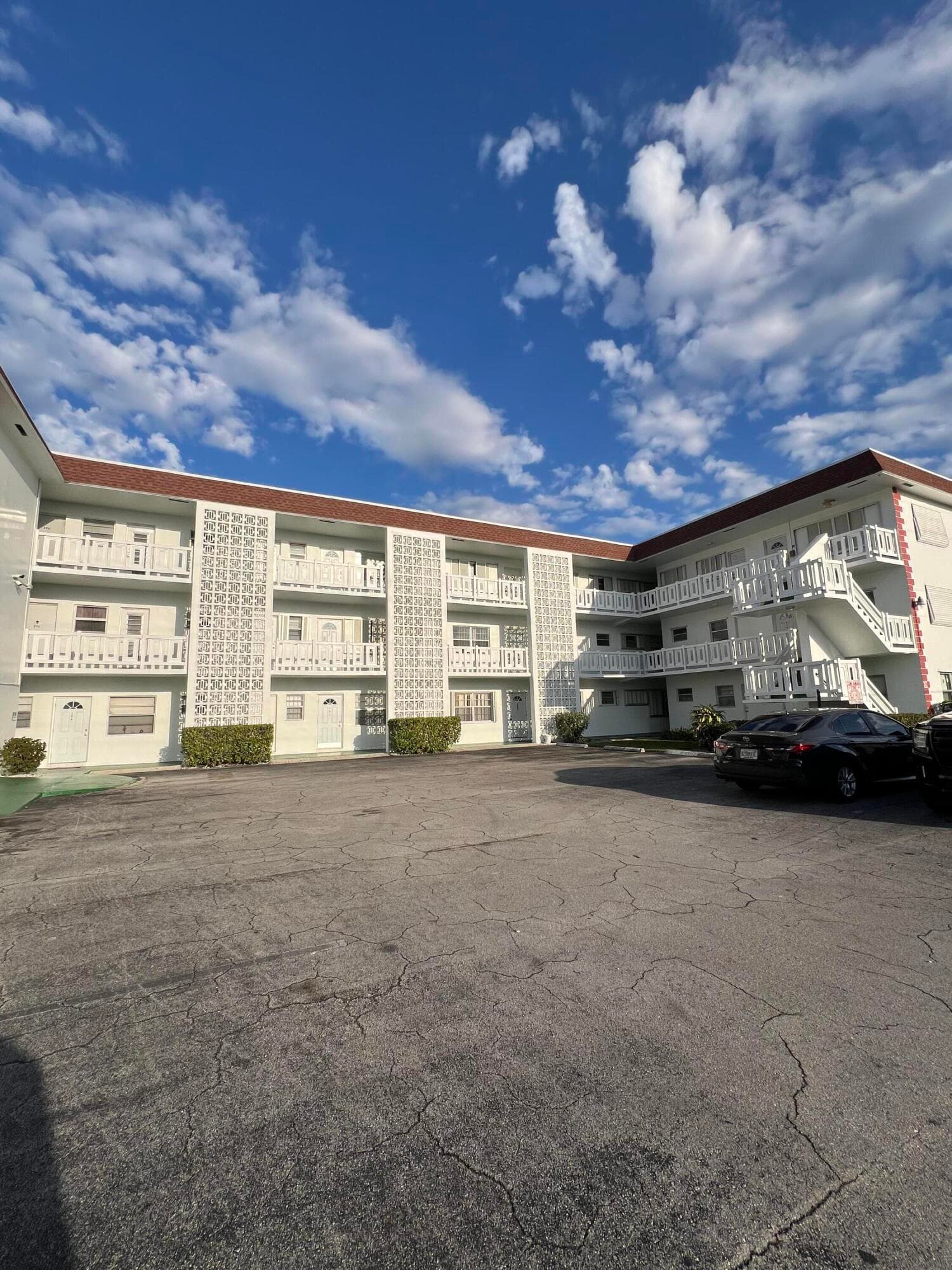 1380 NW 43rd Terrace 208, Lauderhill, FL 33313 3