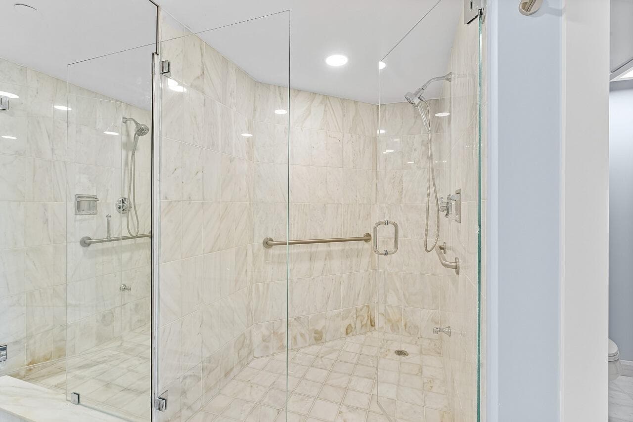 100 Lakeshore Drive 252, North Palm Beach, FL 33408 17