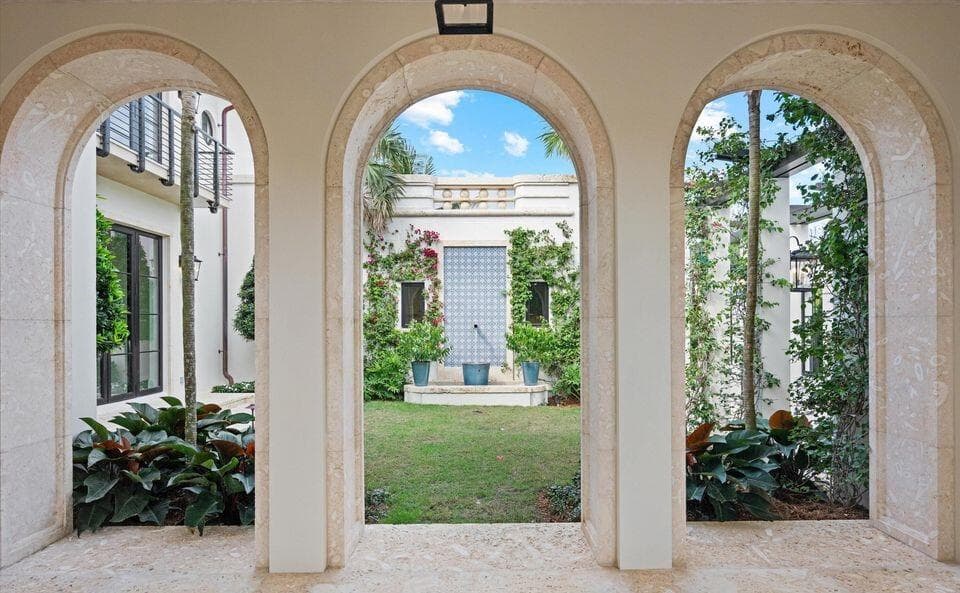 1260 N Lake Way, Palm Beach, FL 33480 9