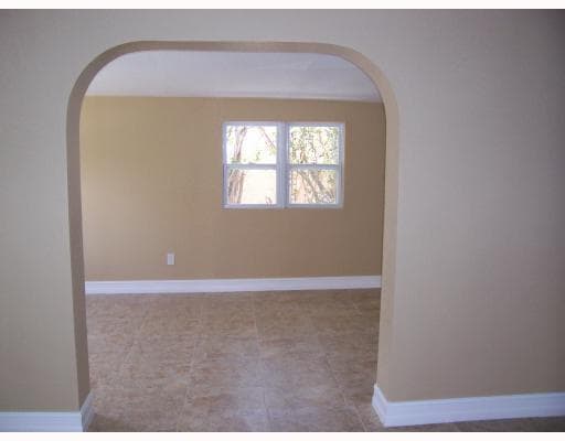 711 Fernwood Drive, West Palm Beach, FL 33405 2