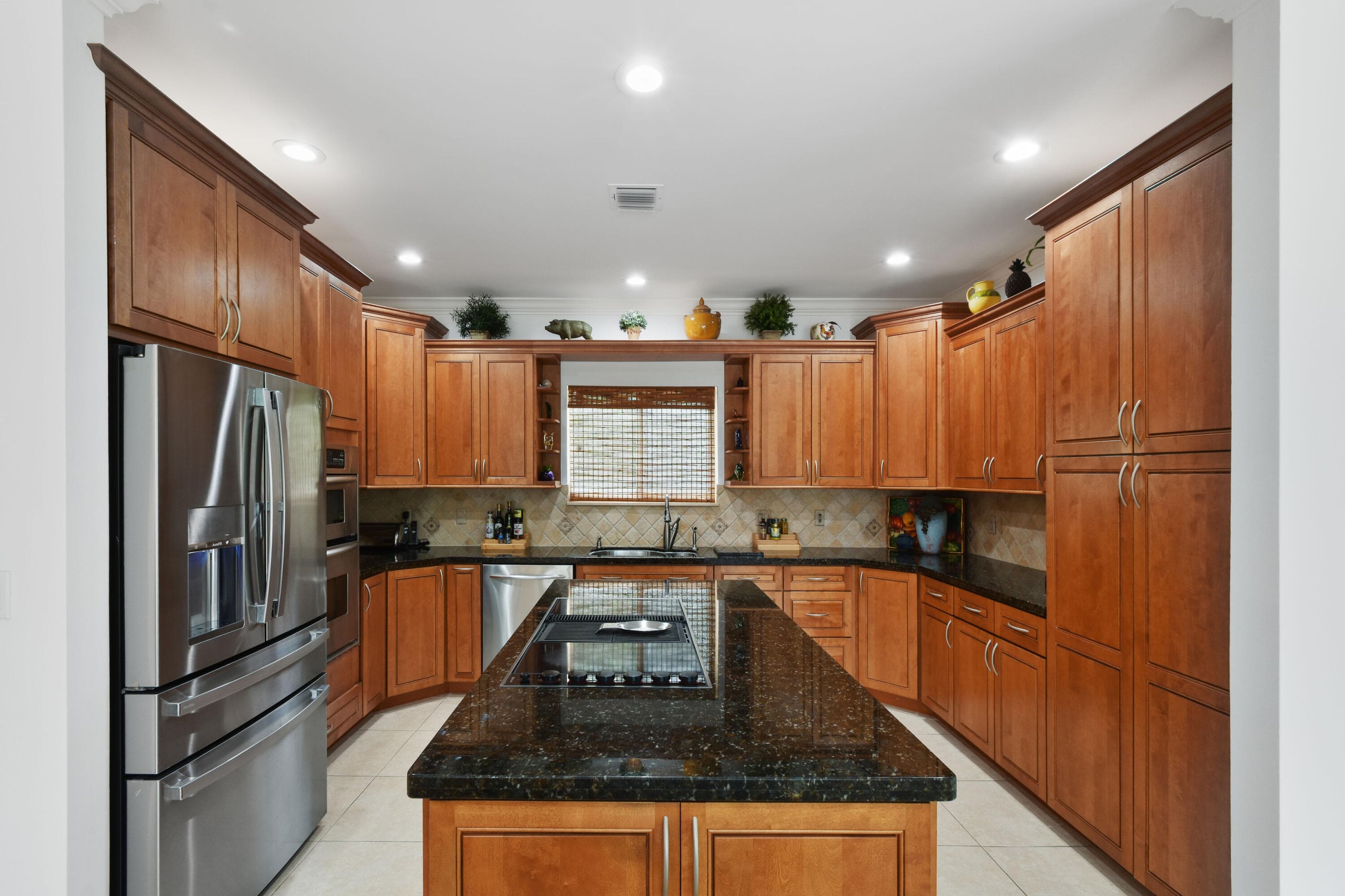 2801 Embassy Drive, West Palm Beach, FL 33401 14