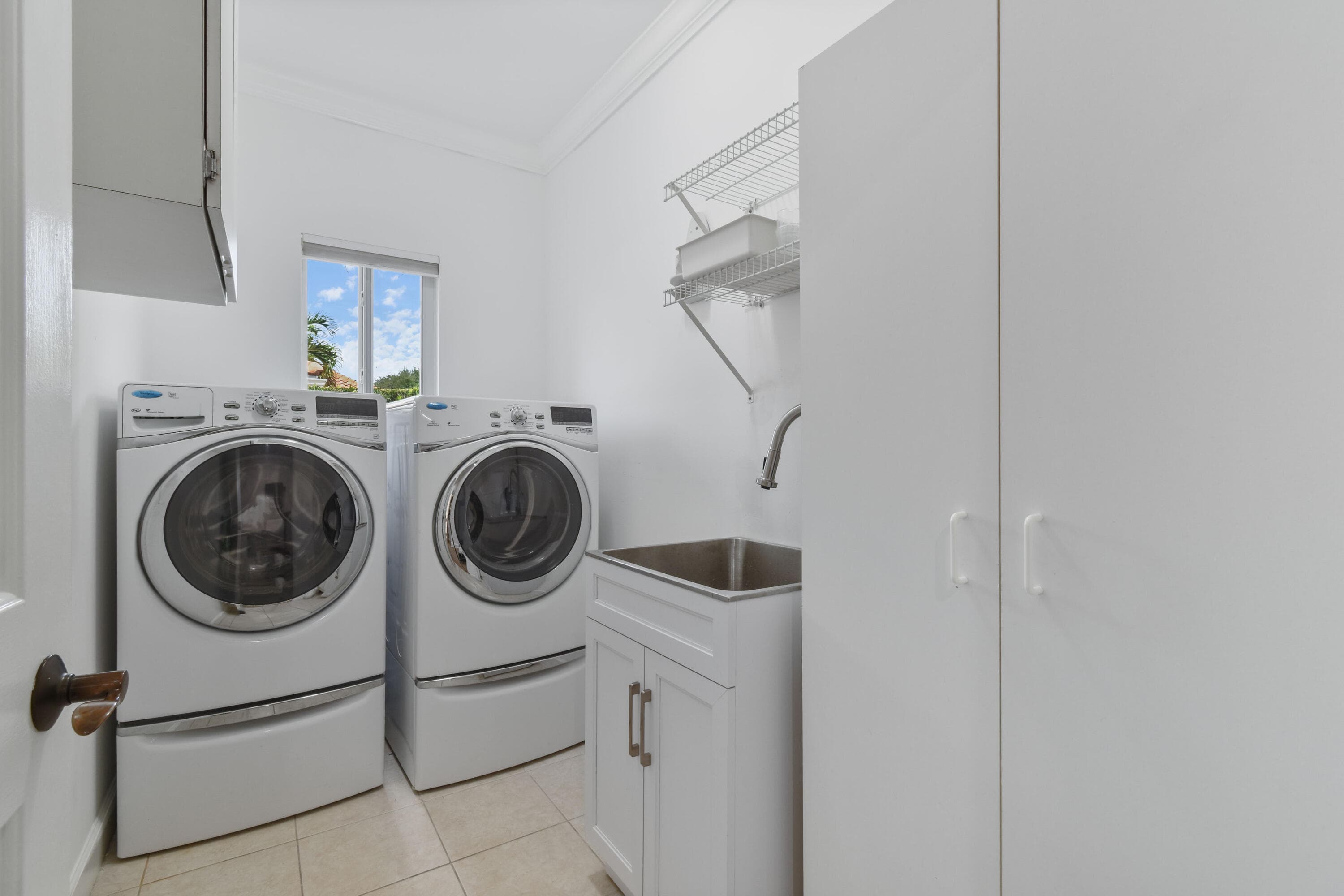 2801 Embassy Drive, West Palm Beach, FL 33401 29