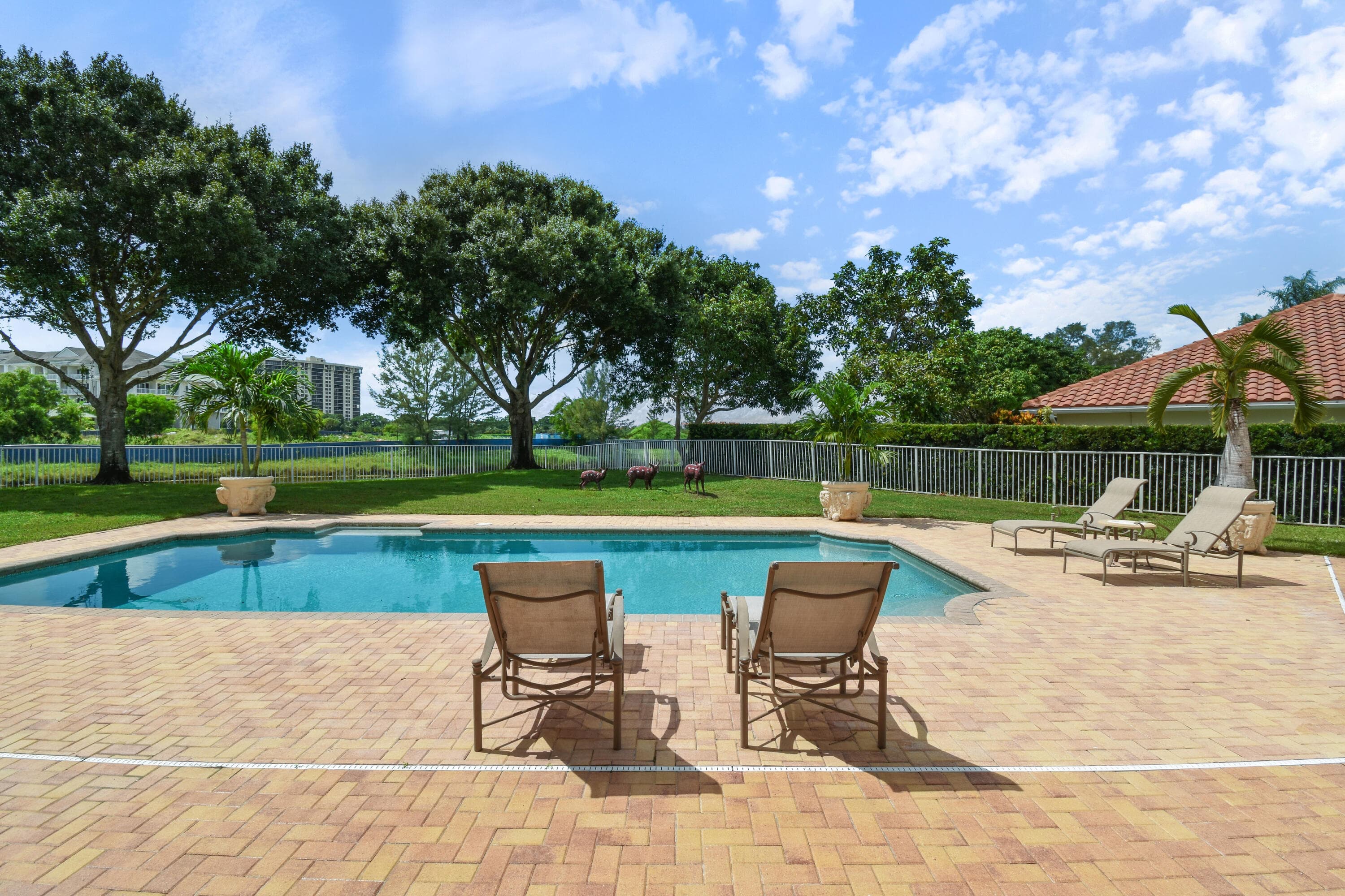 2801 Embassy Drive, West Palm Beach, FL 33401 33