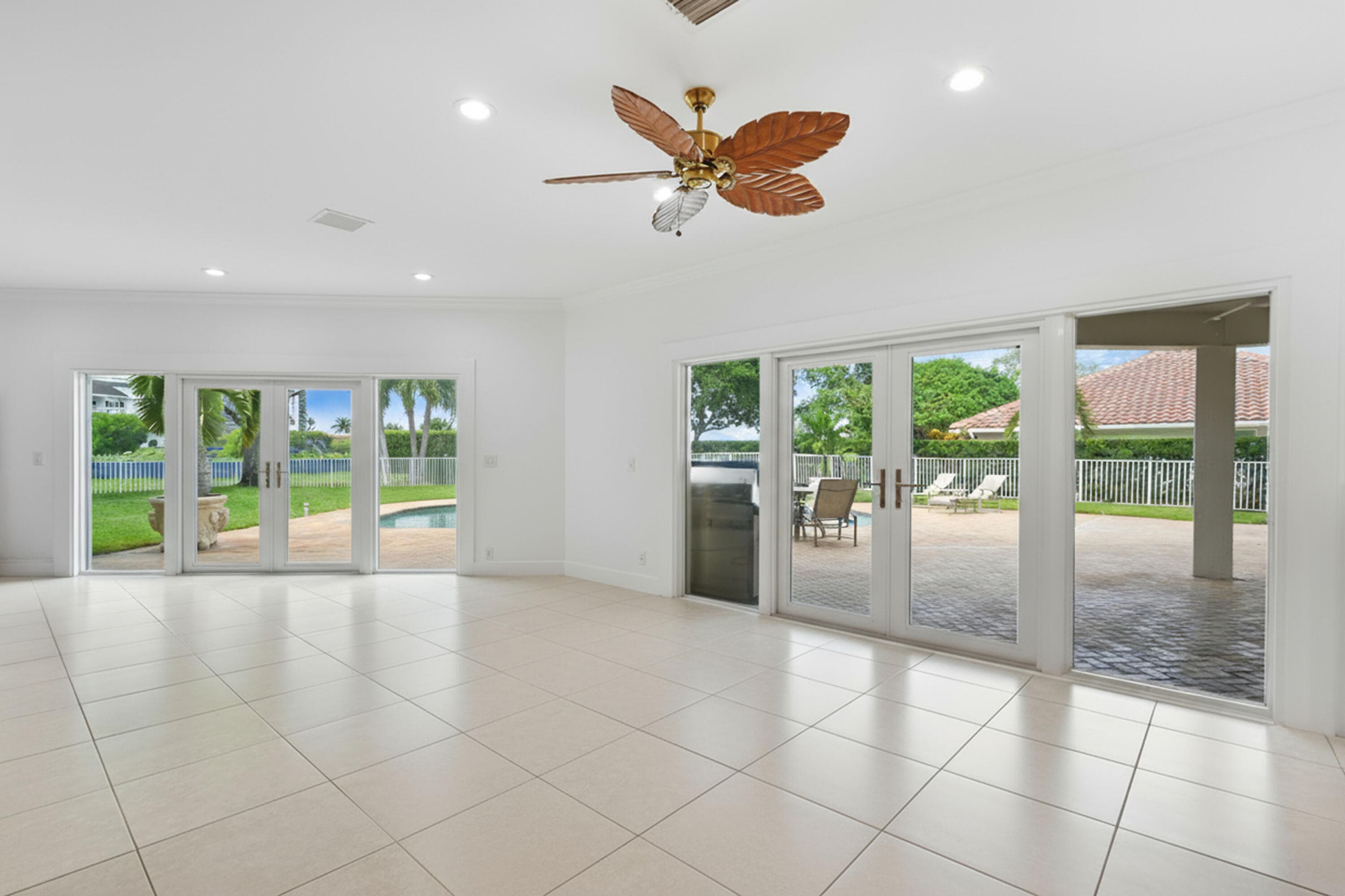 2801 Embassy Drive, West Palm Beach, FL 33401 11