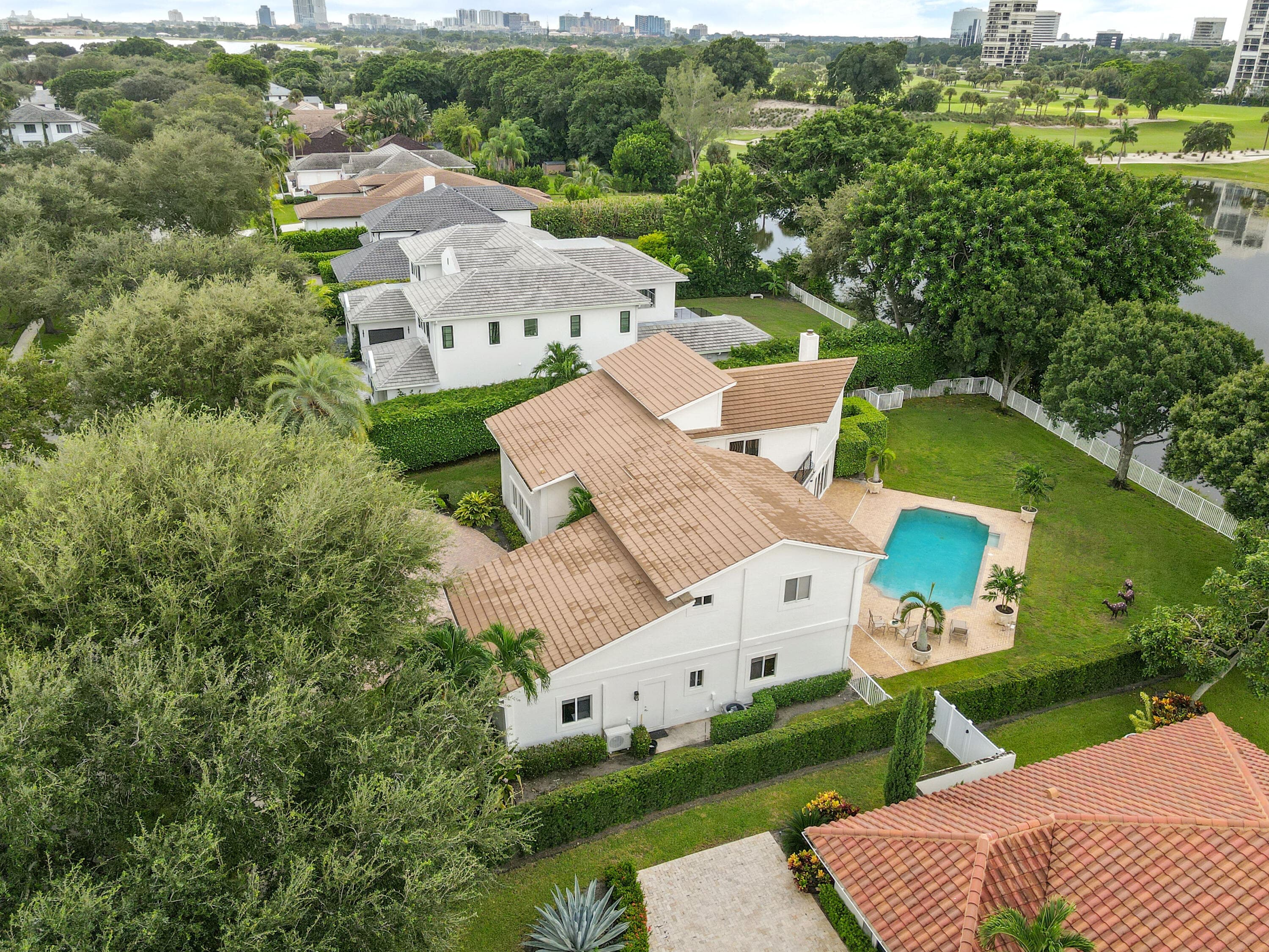 2801 Embassy Drive, West Palm Beach, FL 33401 38