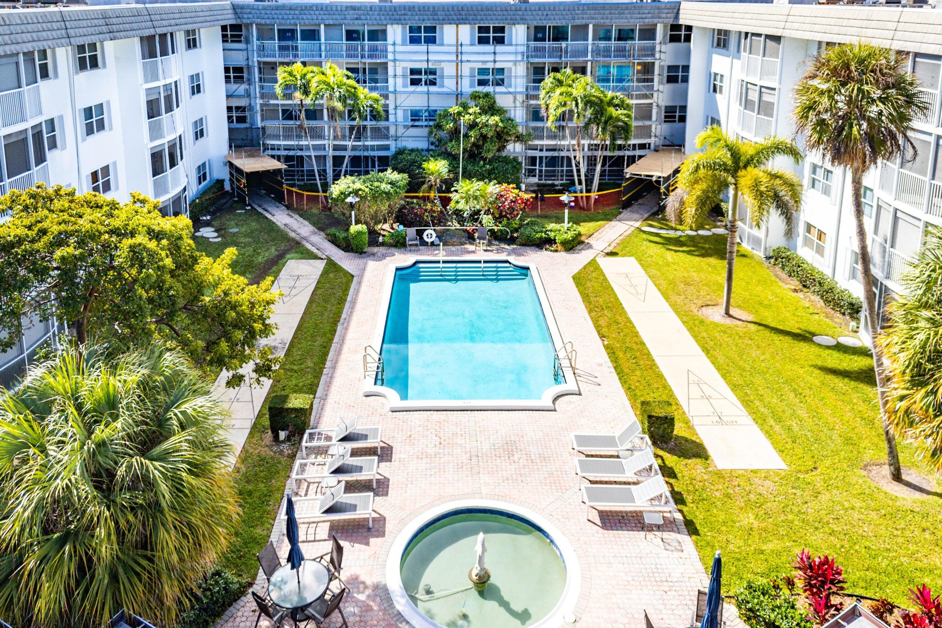 800 E Camino Real 409, Boca Raton, FL 33432 28