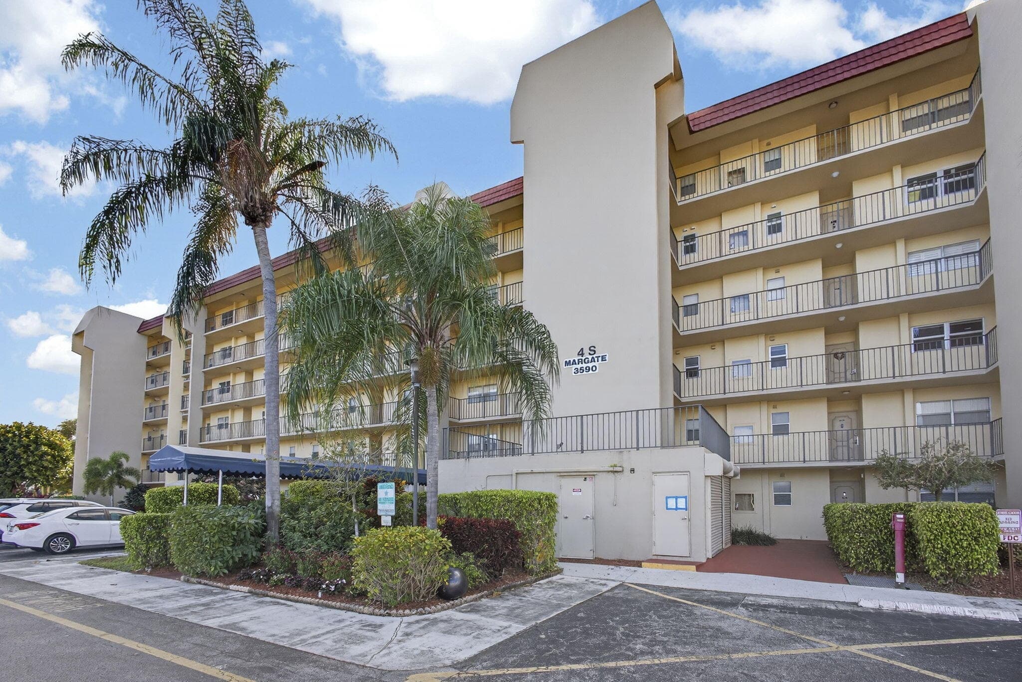 3590 Via Poinciana 202, Lake Worth, FL 33467 2